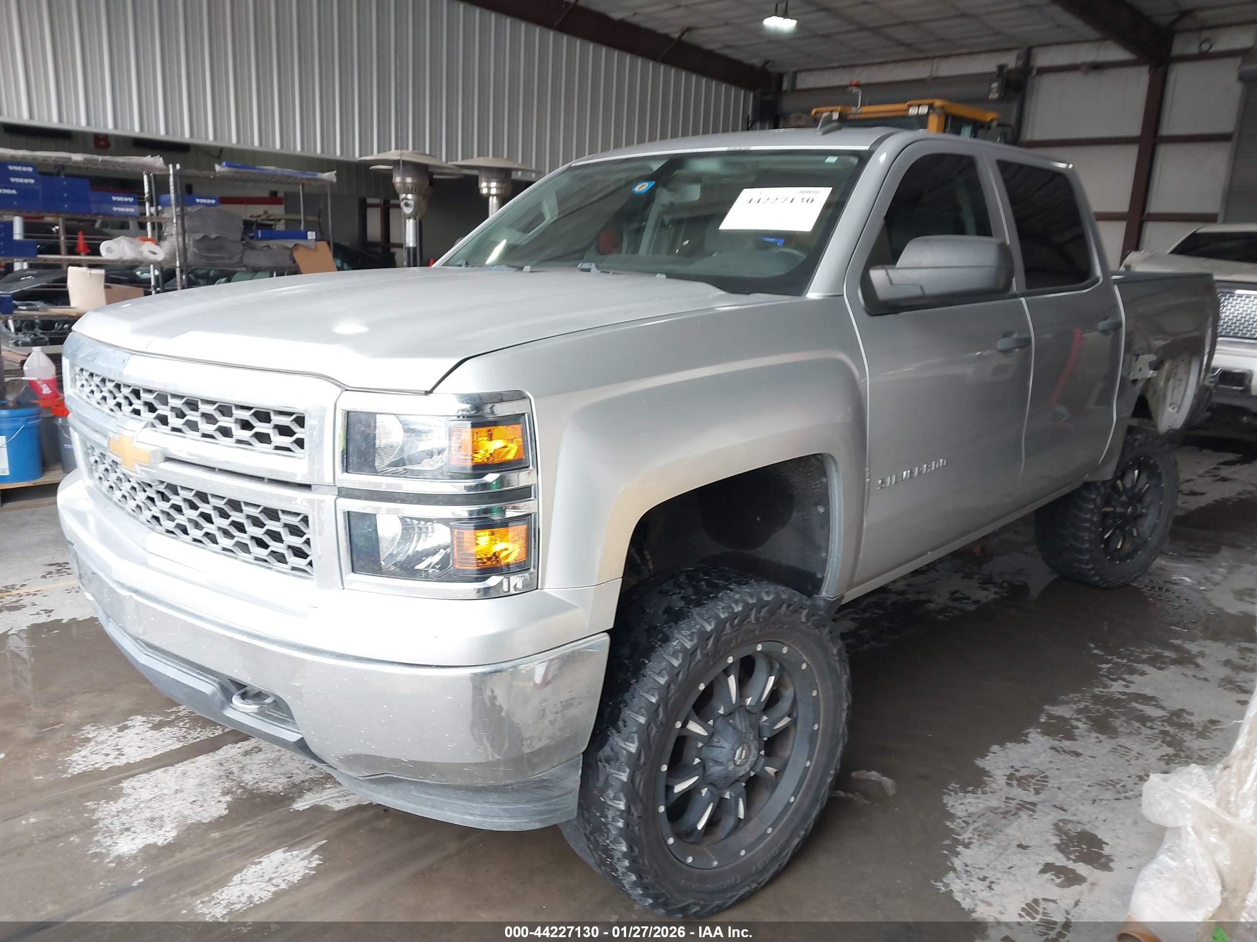 CHEVROLET SILVERADO image 2