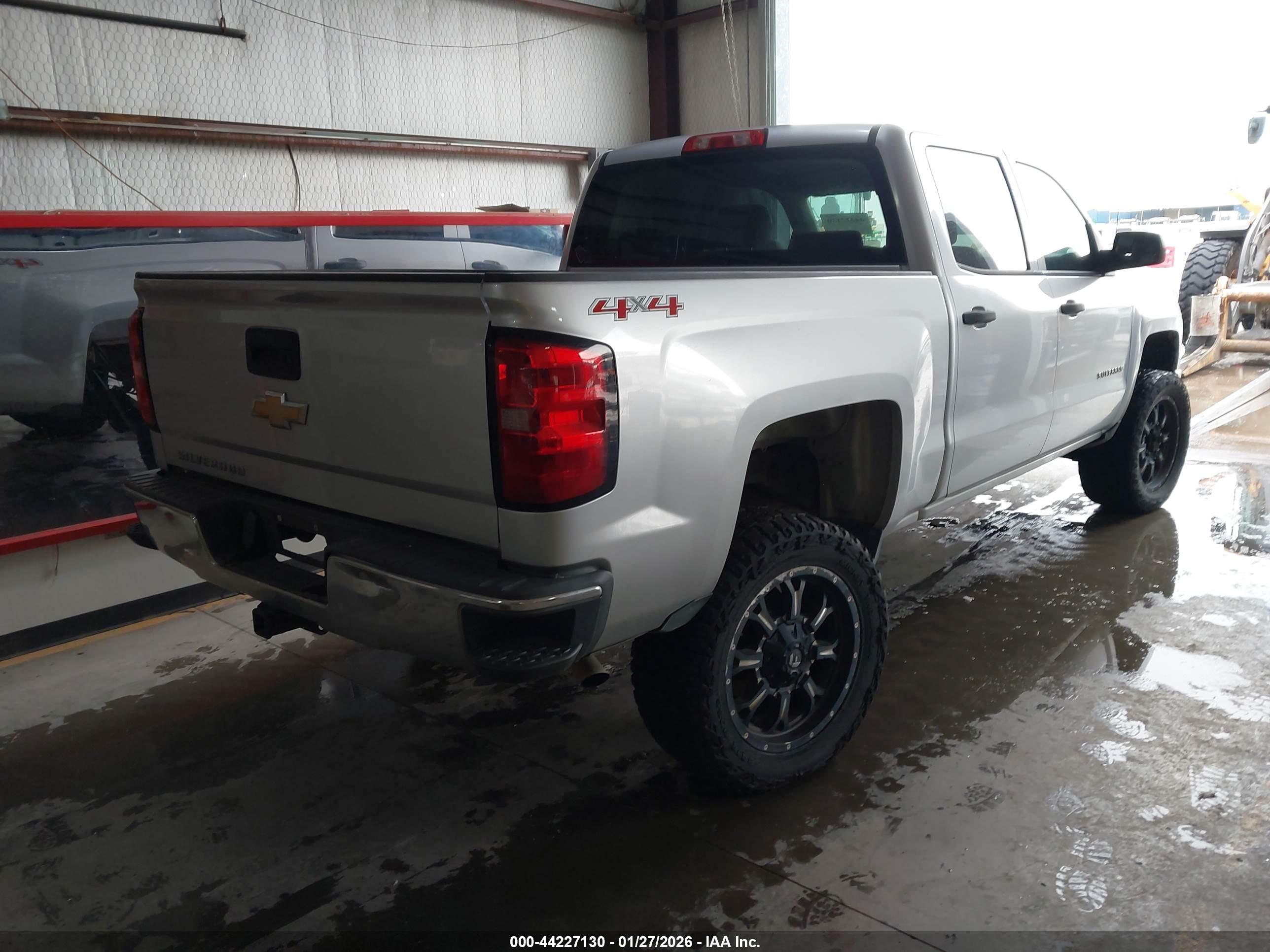 CHEVROLET SILVERADO image 4