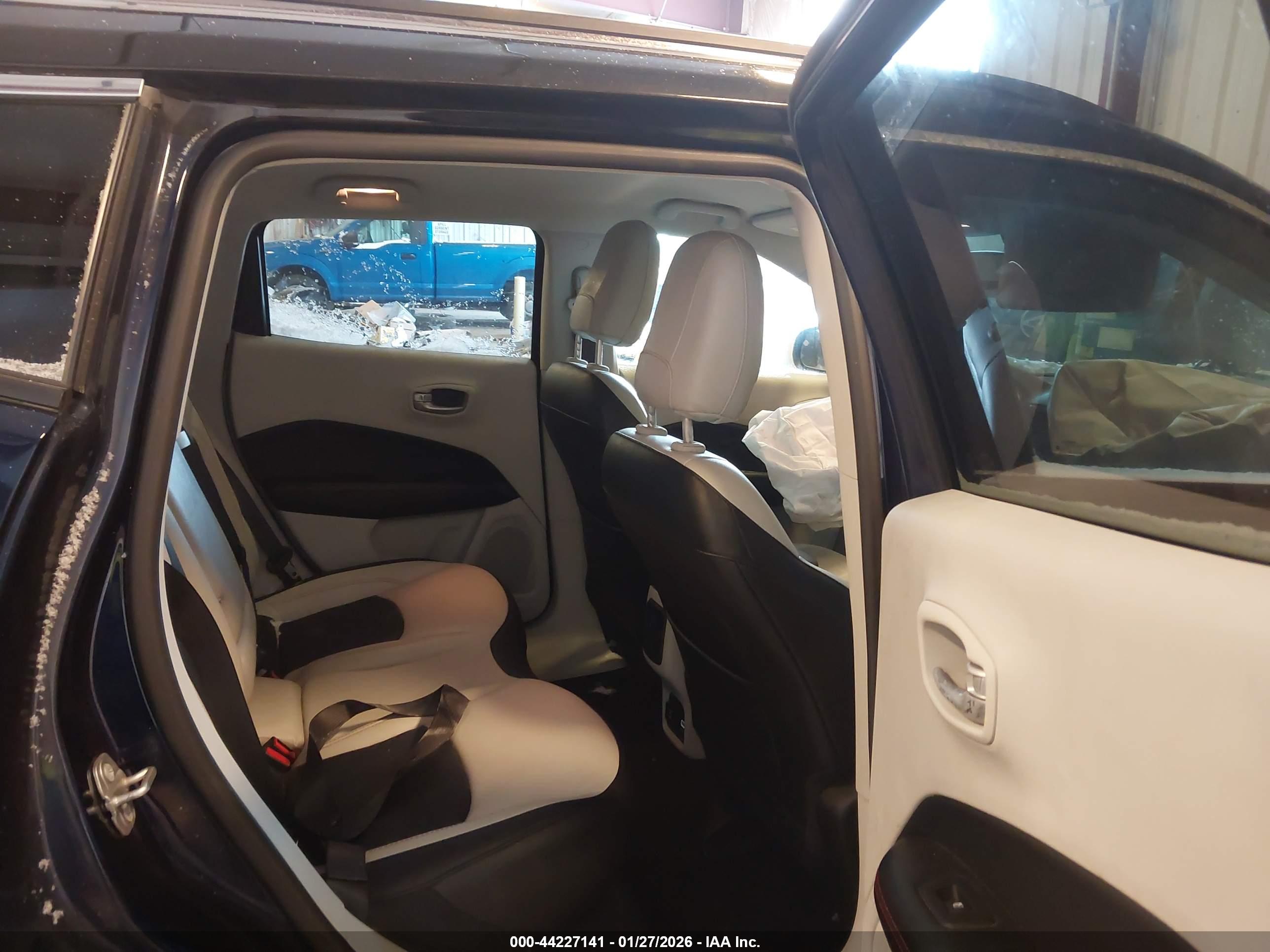 JEEP COMPASS image 8