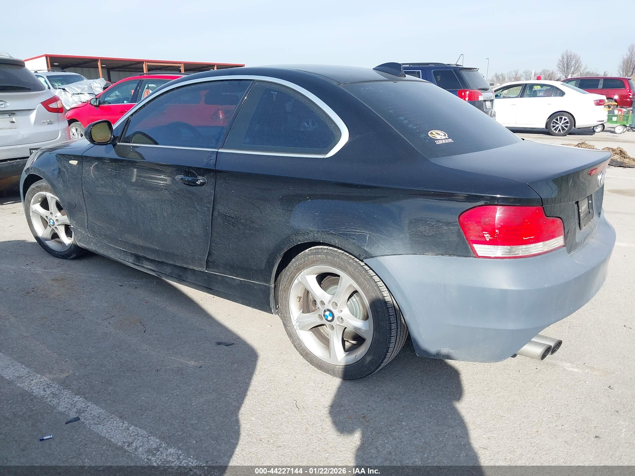 BMW 128I image 3