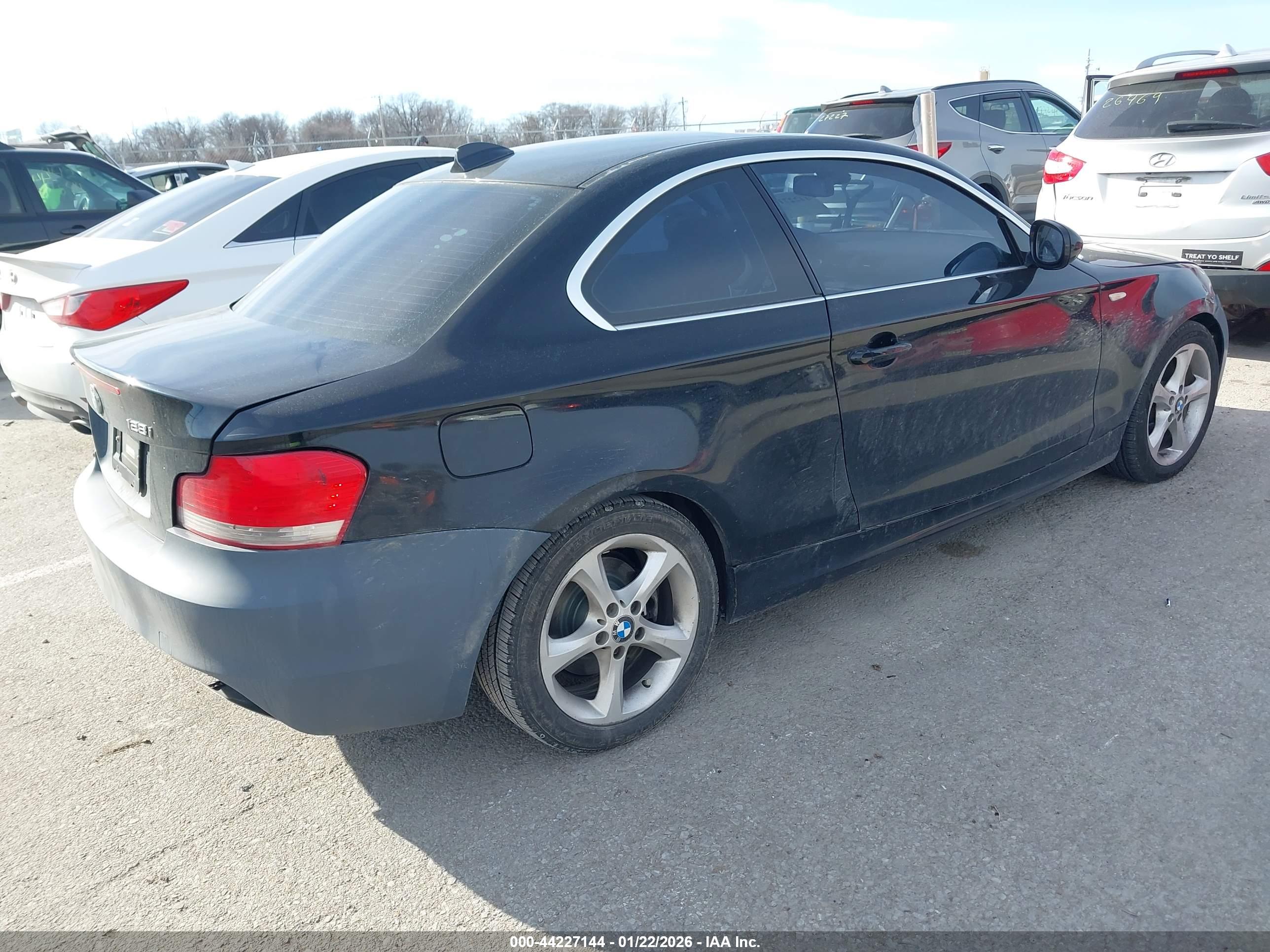 BMW 128I image 4