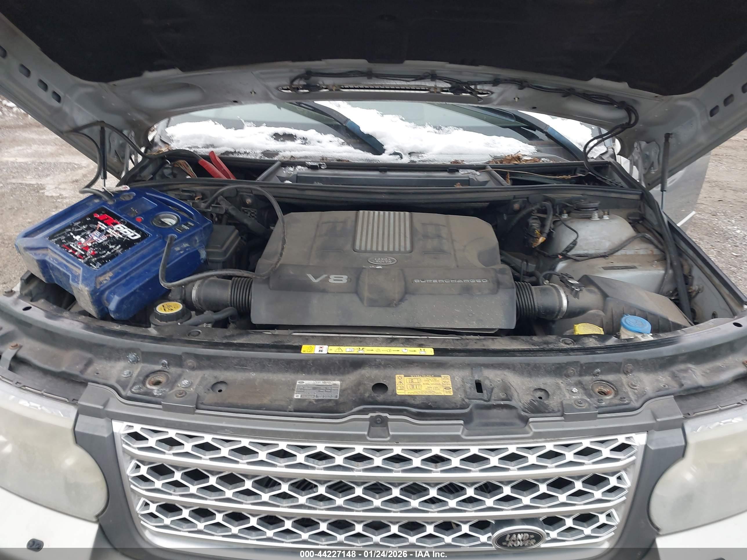 LAND ROVER image 10