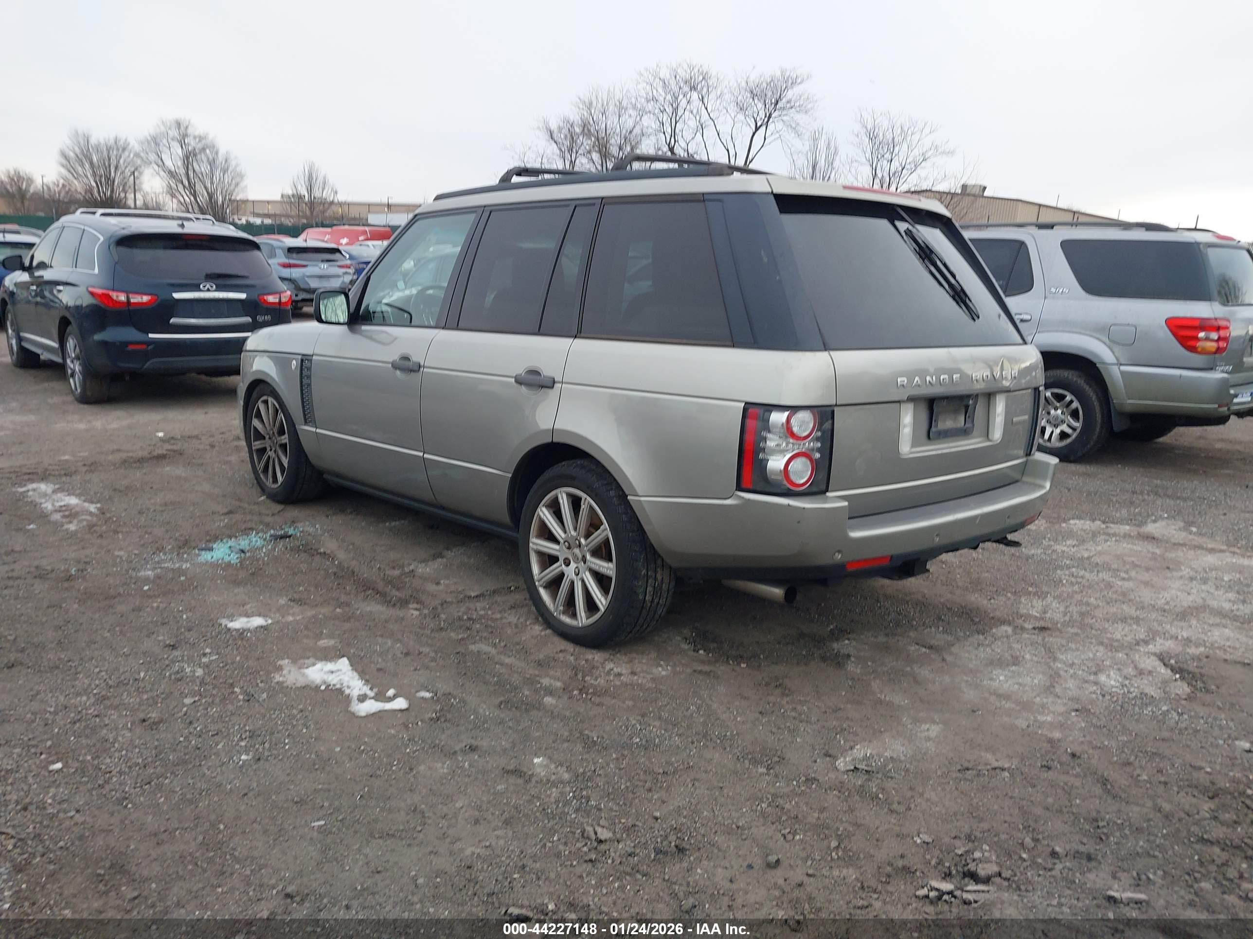 LAND ROVER image 3