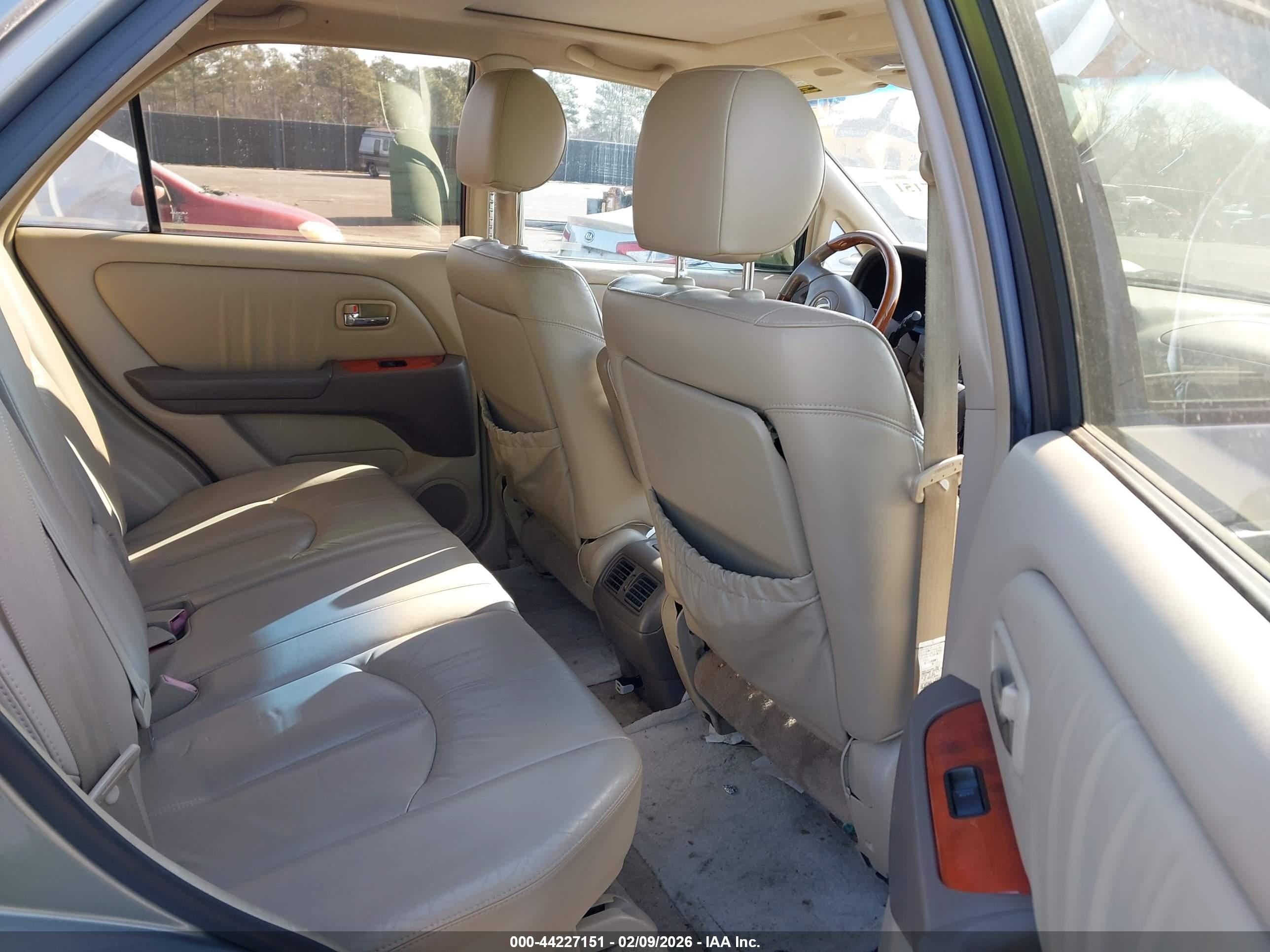 LEXUS RX image 8