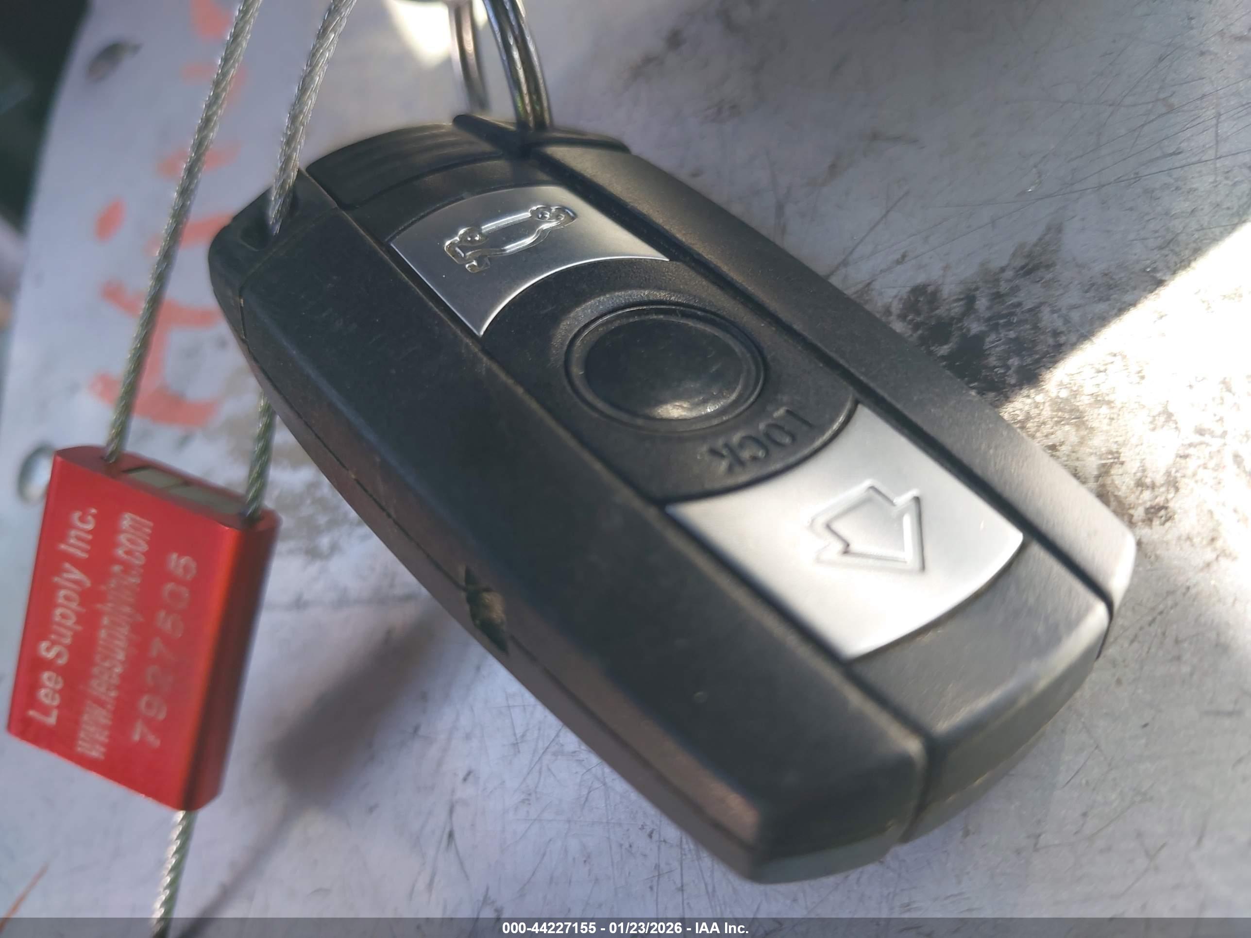 BMW 528I image 11