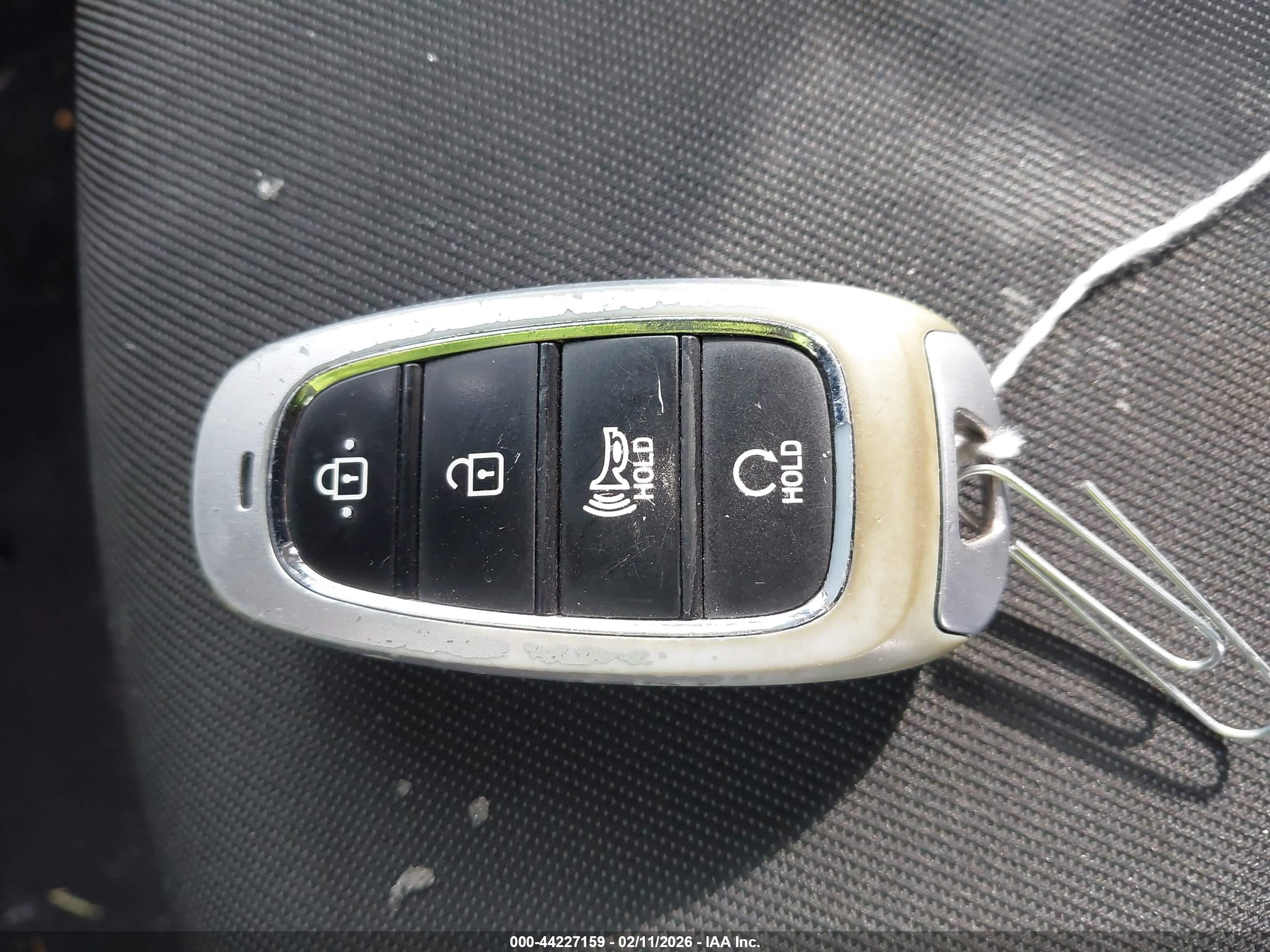 HYUNDAI TUCSON image 11