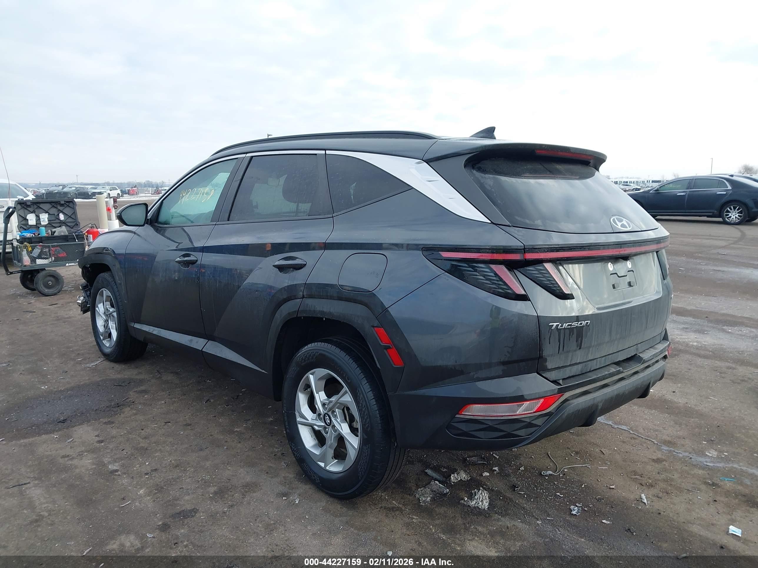 HYUNDAI TUCSON image 3