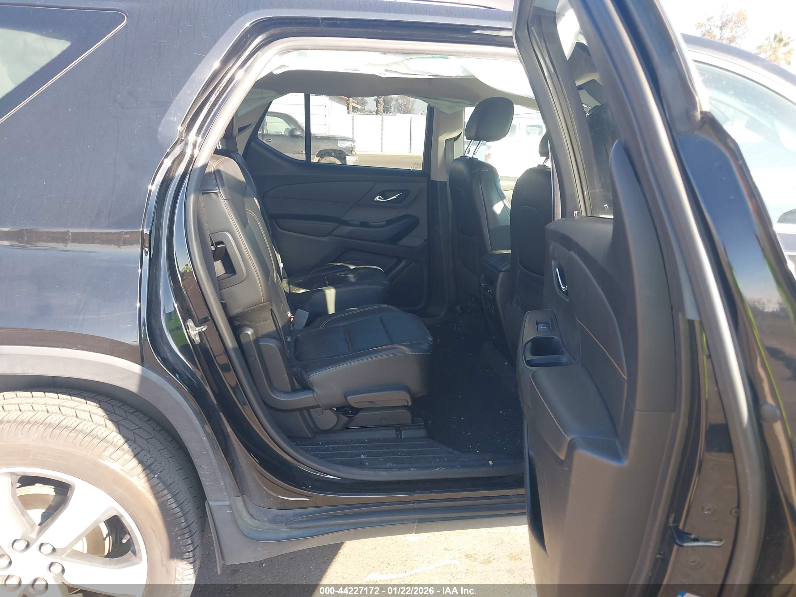 CHEVROLET TRAVERSE image 8