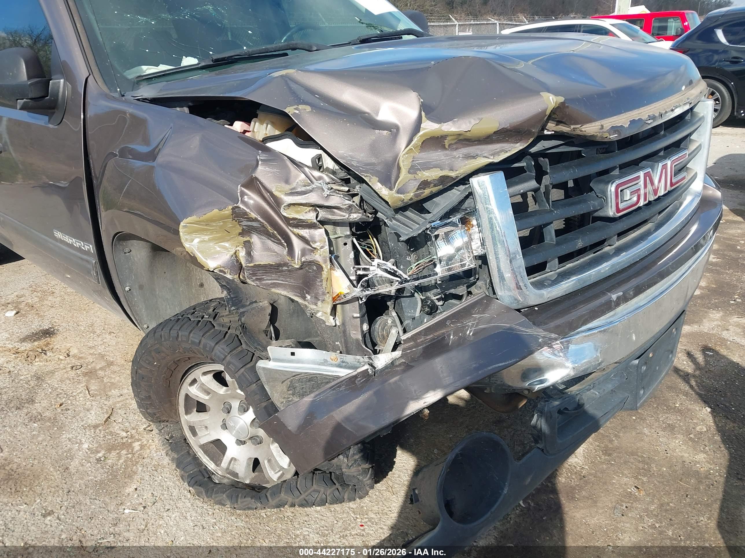 GMC SIERRA image 6