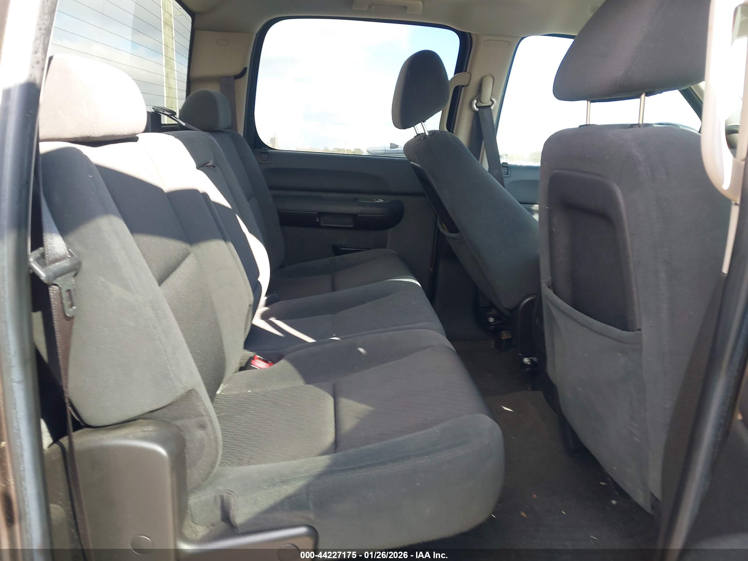 GMC SIERRA image 8