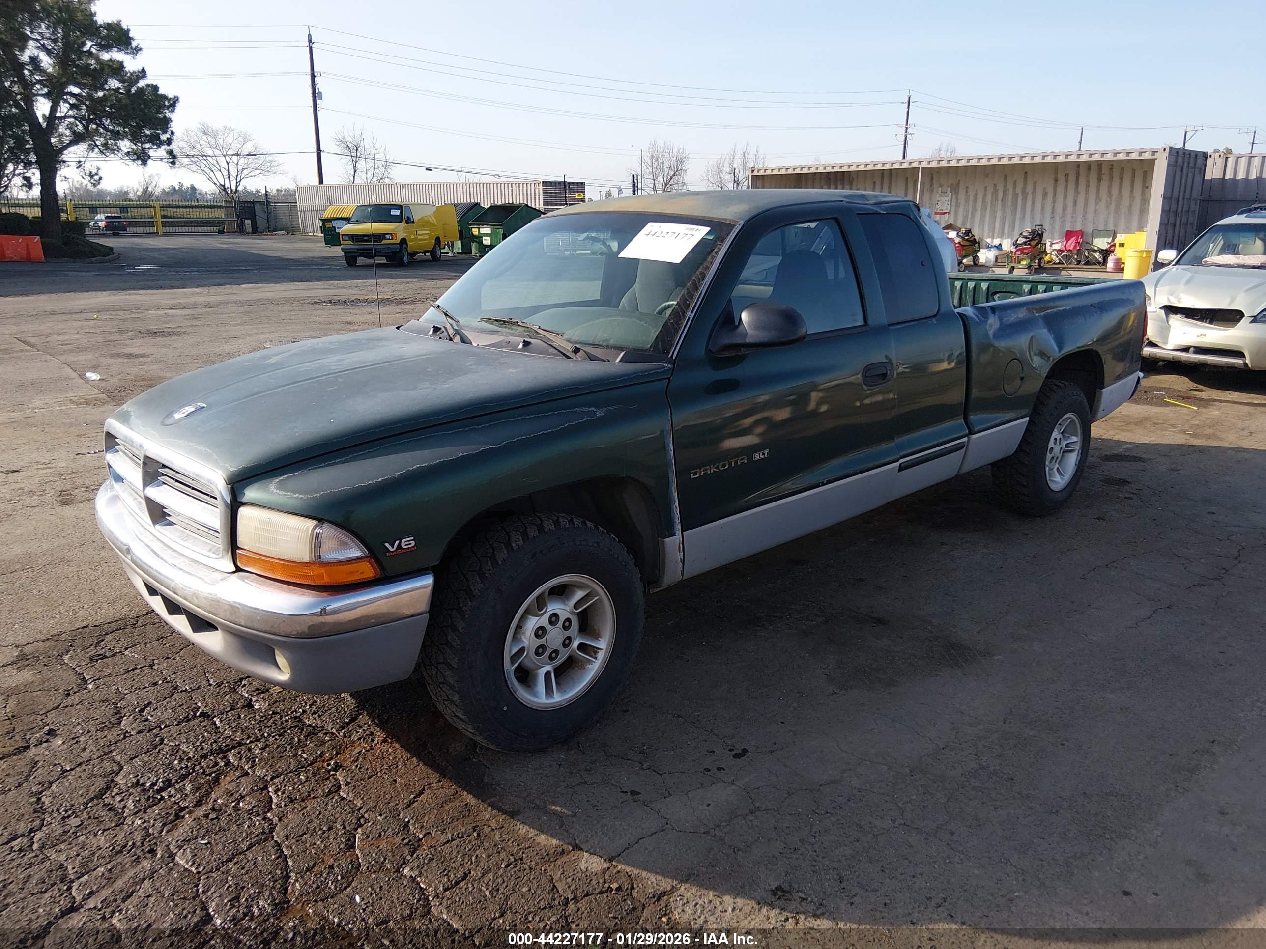 DODGE DAKOTA image 2