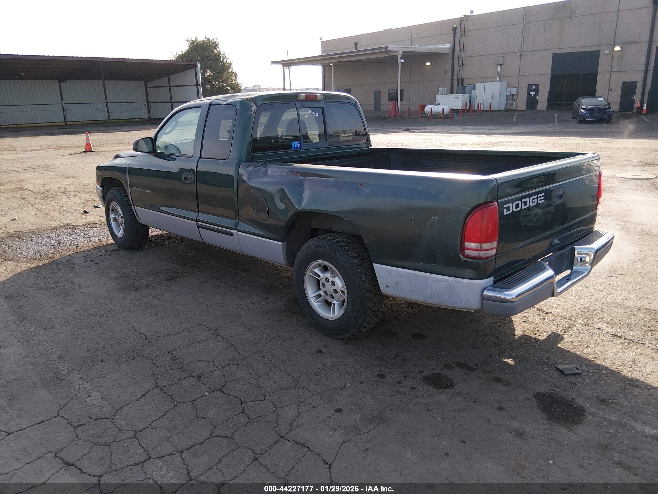 DODGE DAKOTA image 3