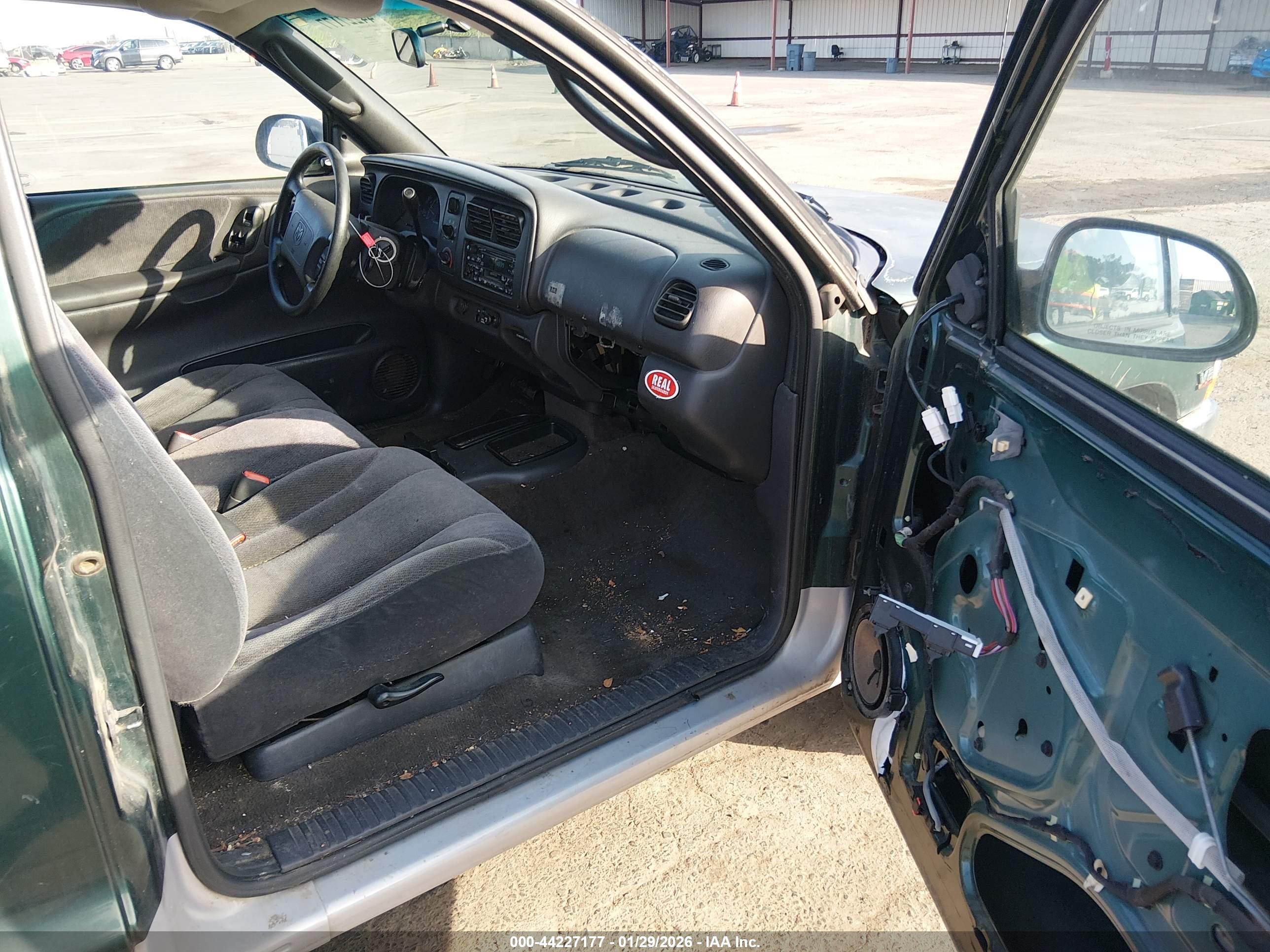 DODGE DAKOTA image 5