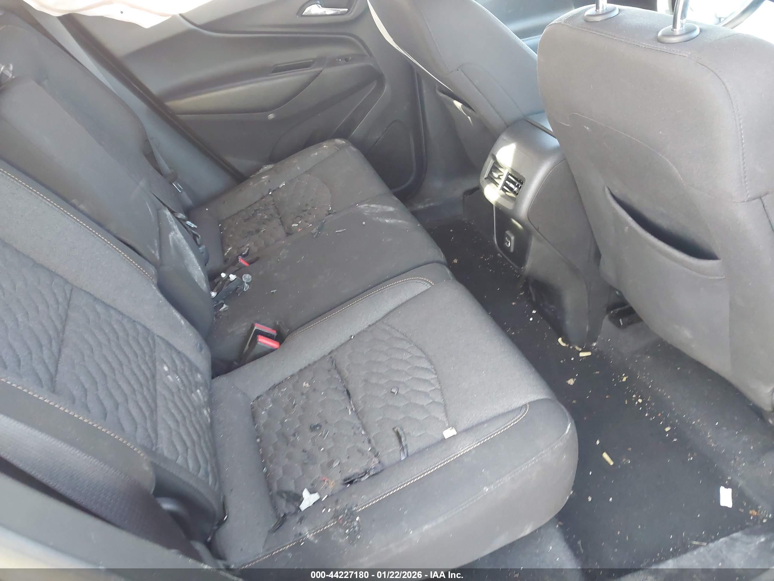 CHEVROLET EQUINOX image 8