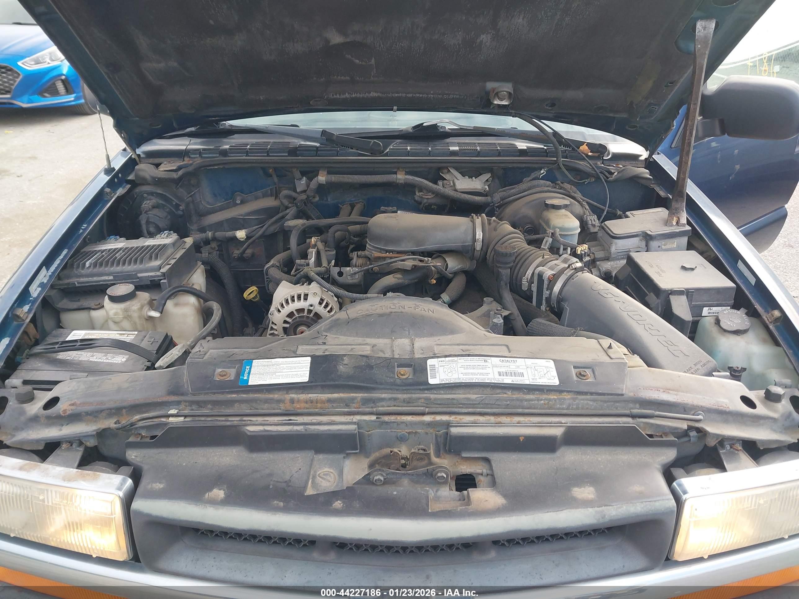 CHEVROLET S-10 image 10