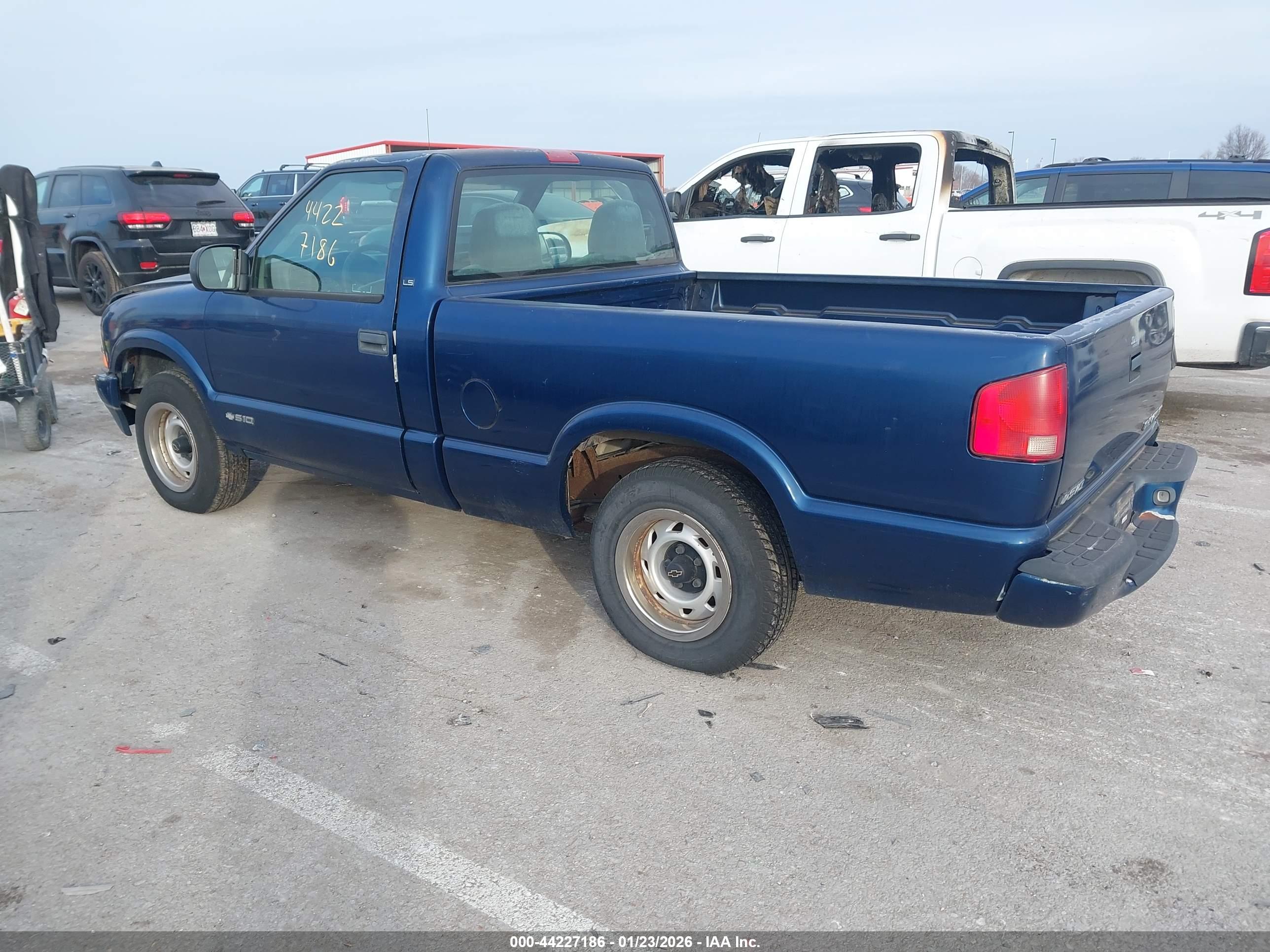 CHEVROLET S-10 image 3