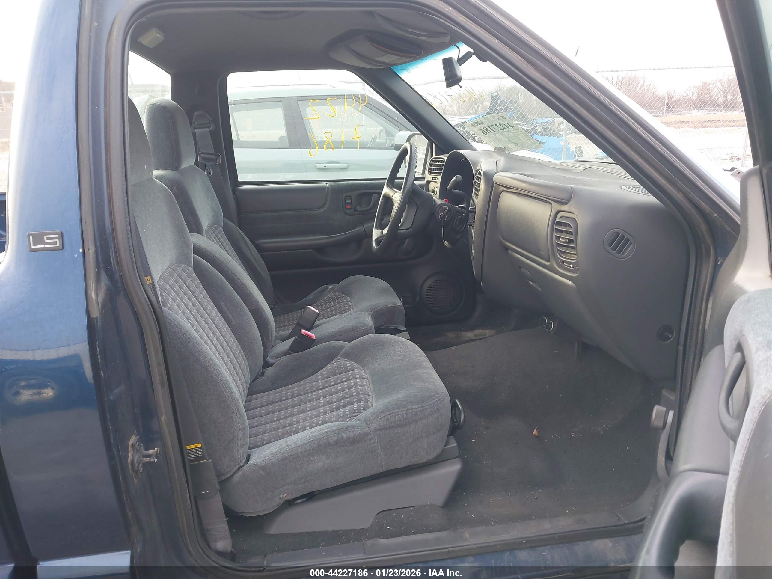 CHEVROLET S-10 image 5