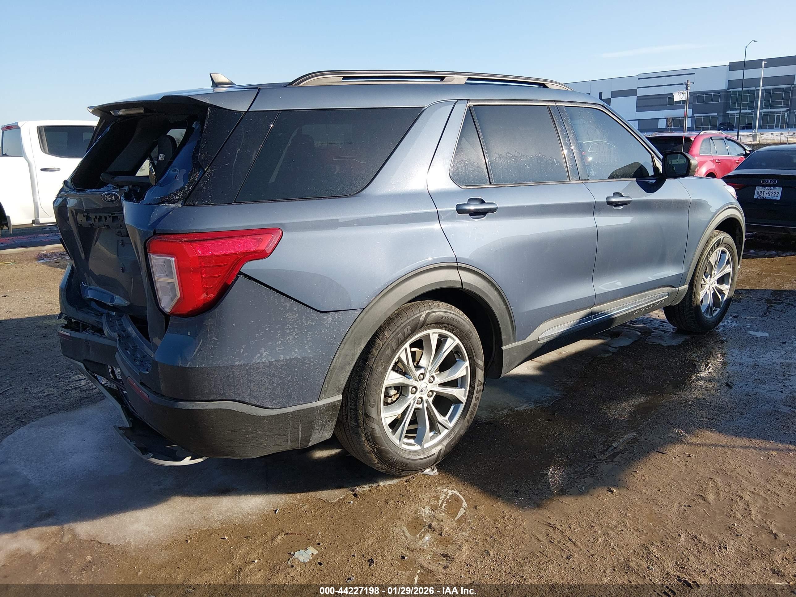 FORD EXPLORER image 4