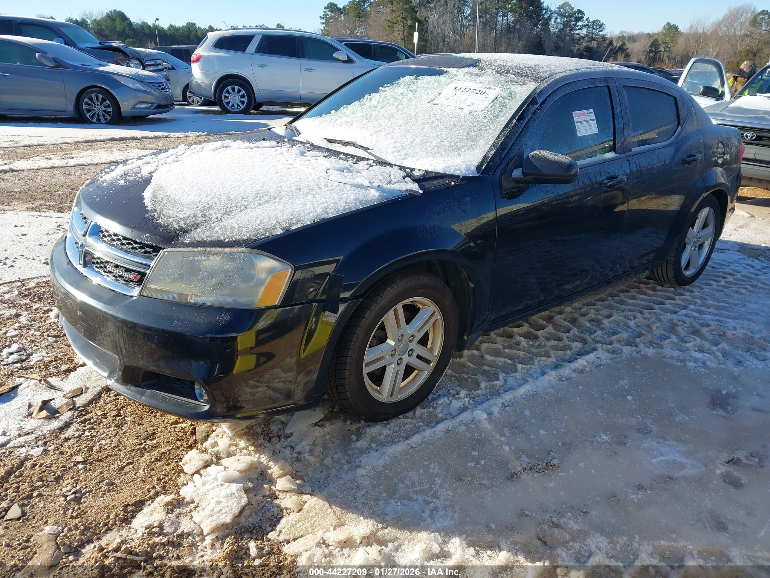 DODGE AVENGER image 2