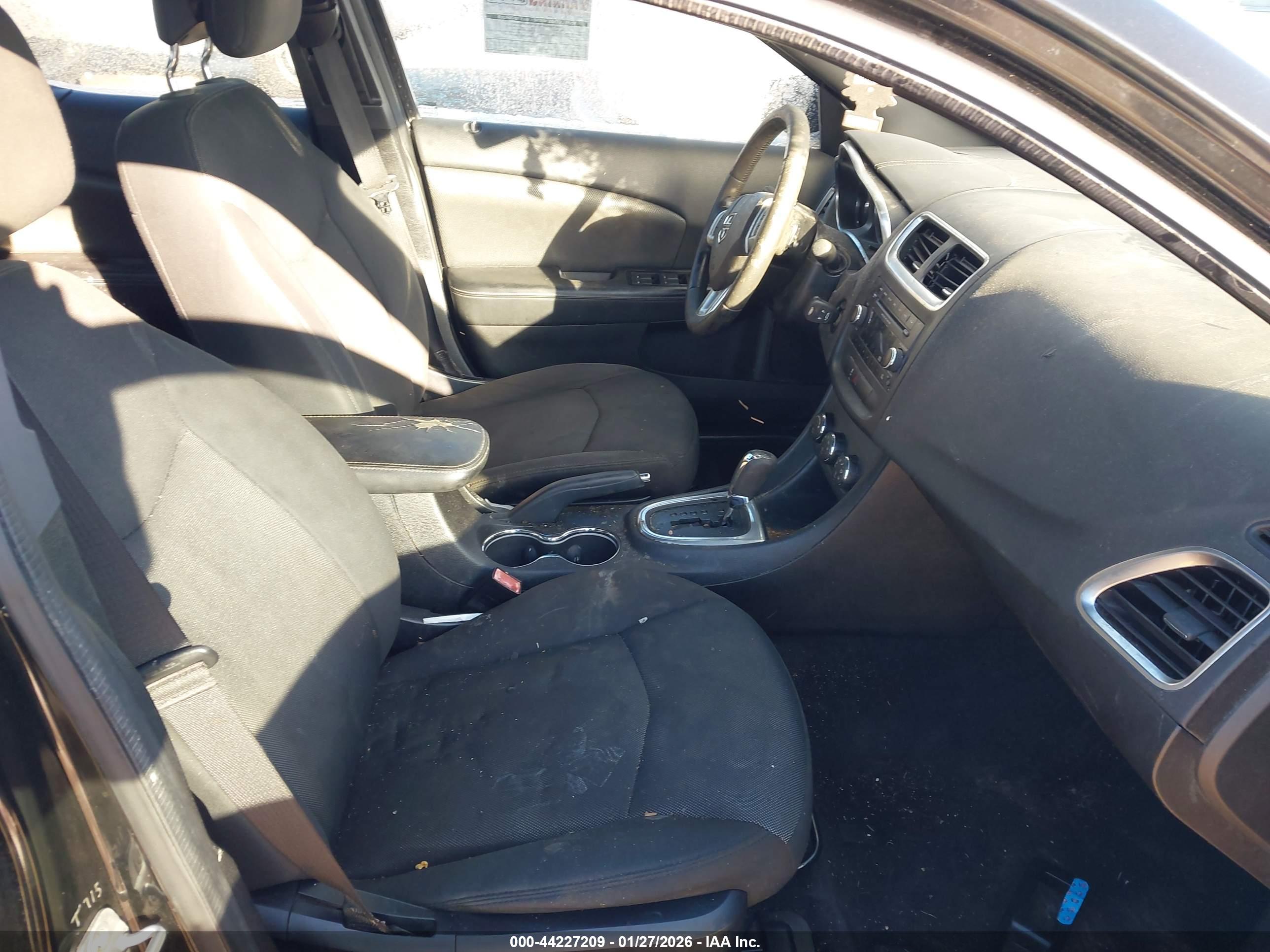 DODGE AVENGER image 5