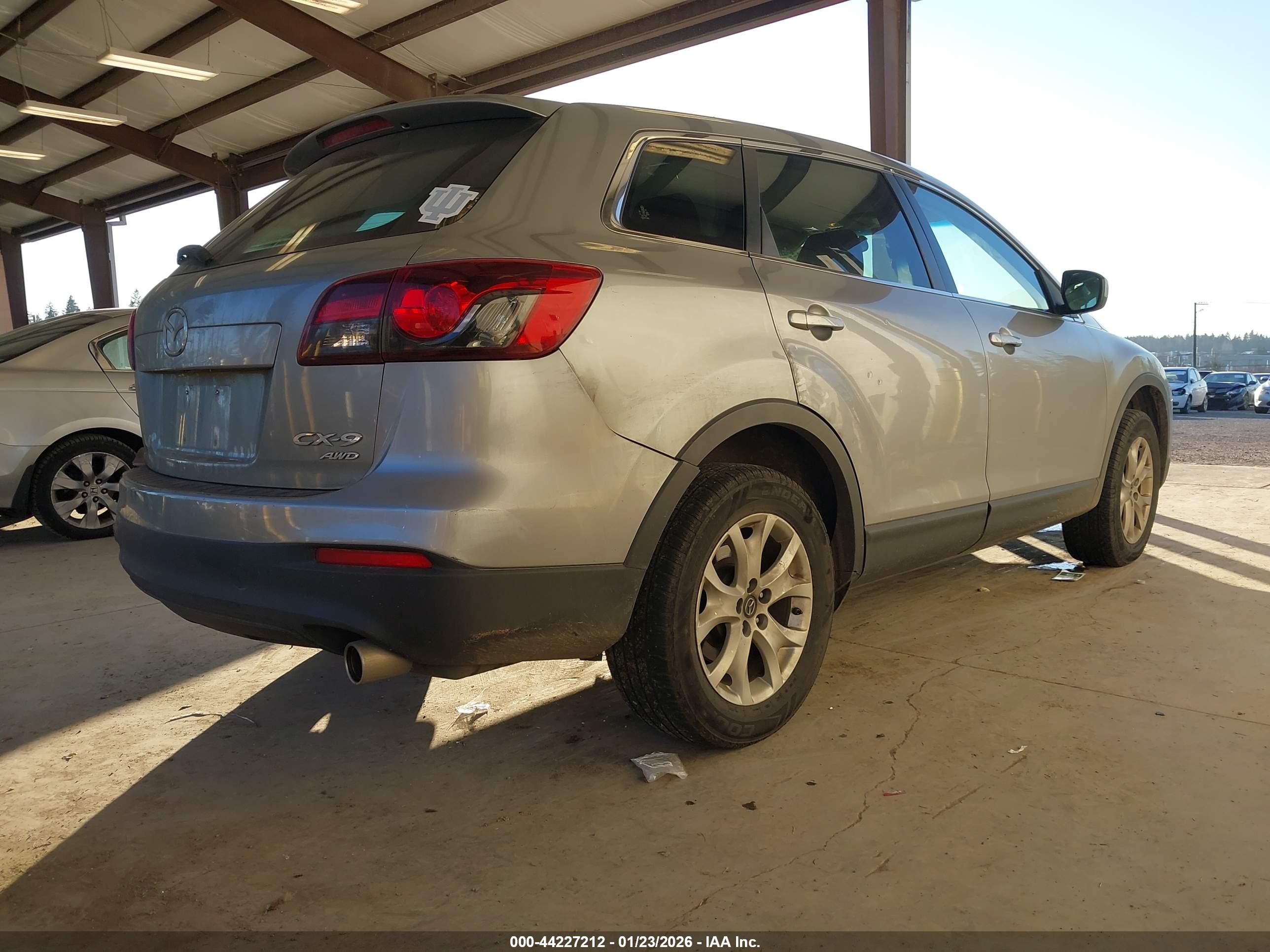 MAZDA CX-9 image 4