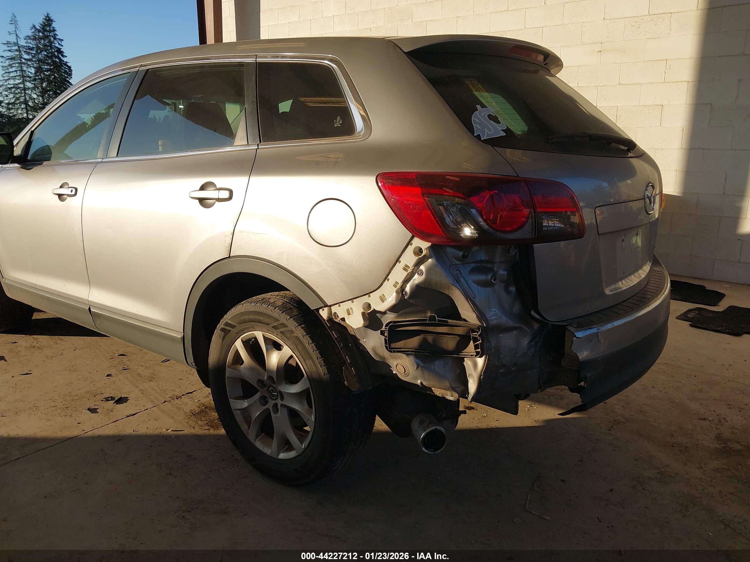 MAZDA CX-9 image 6