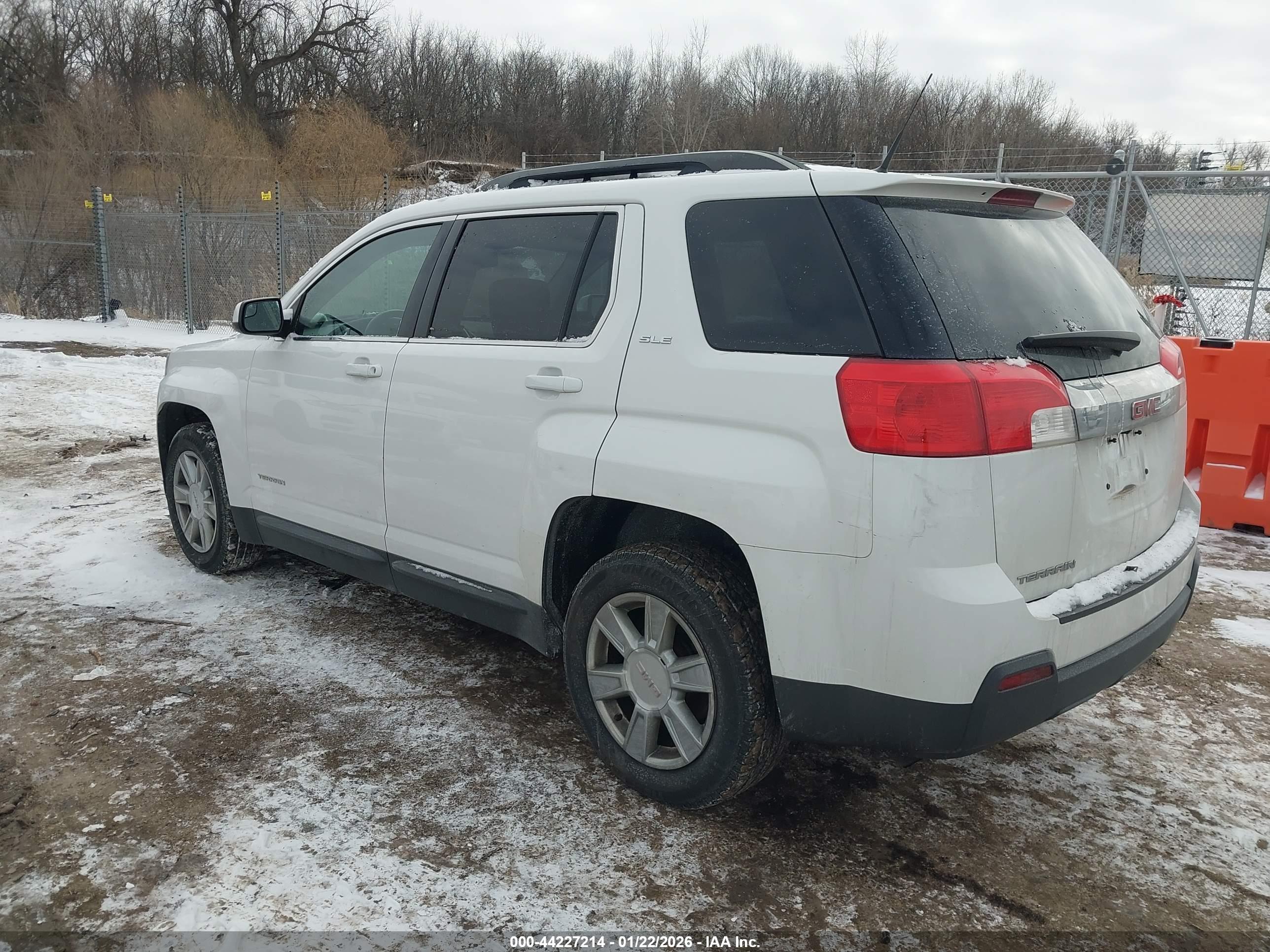 GMC TERRAIN image 3