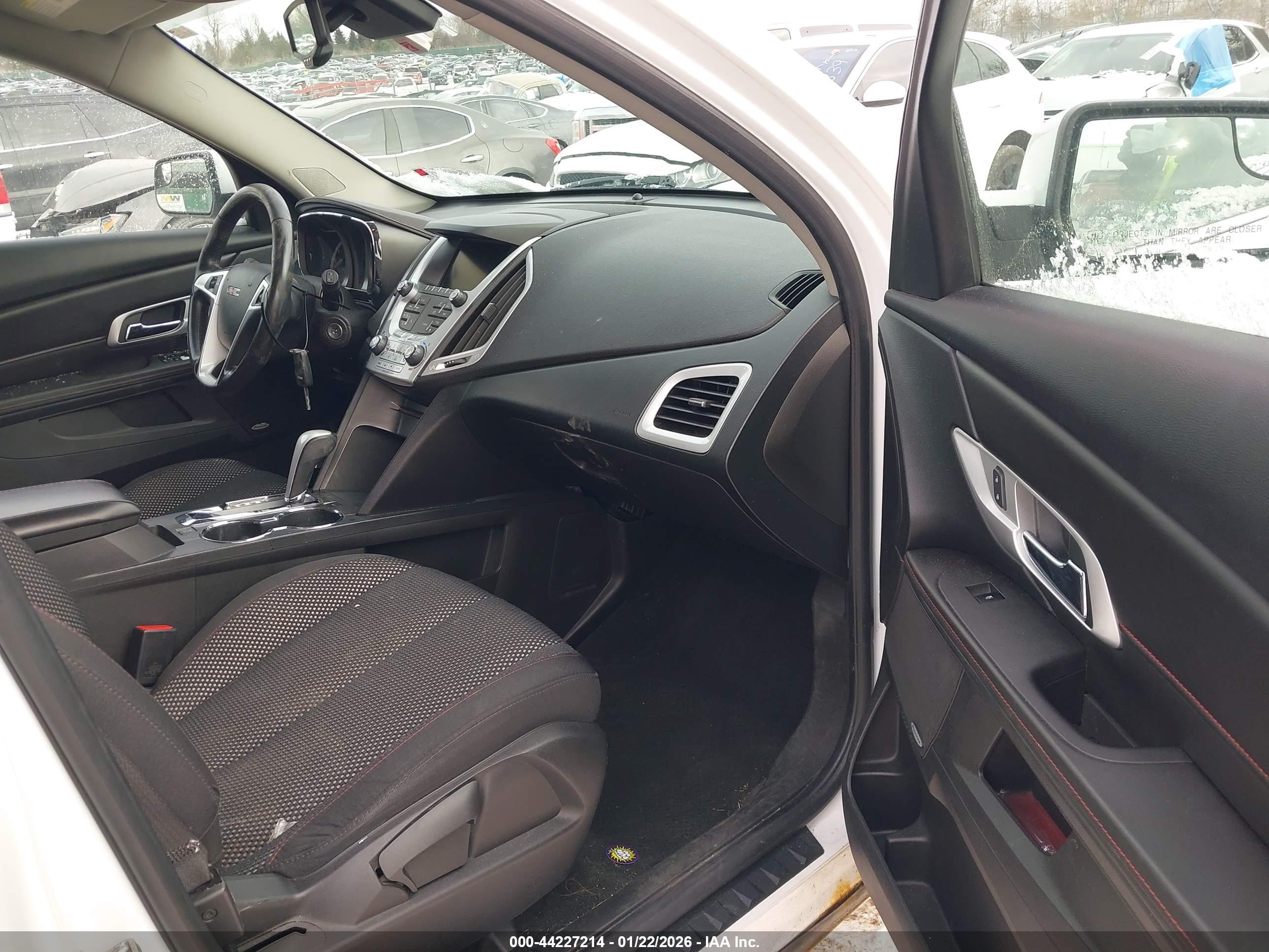 GMC TERRAIN image 5