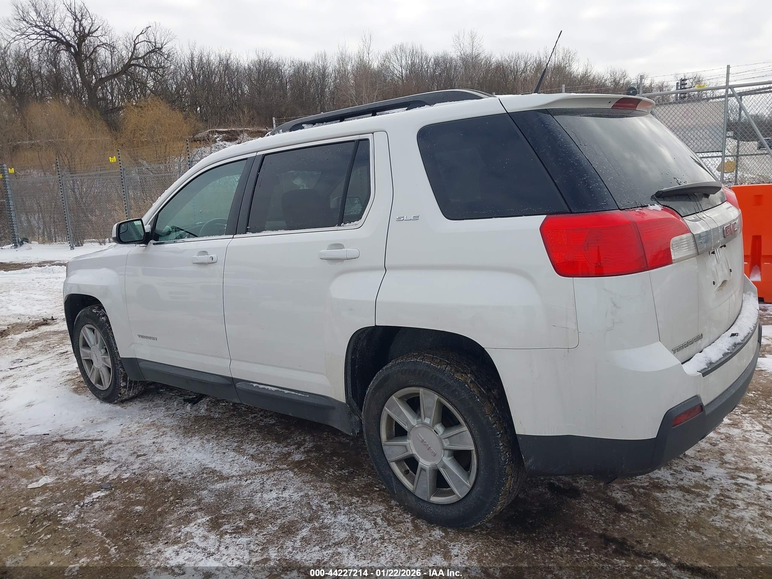 GMC TERRAIN image 6