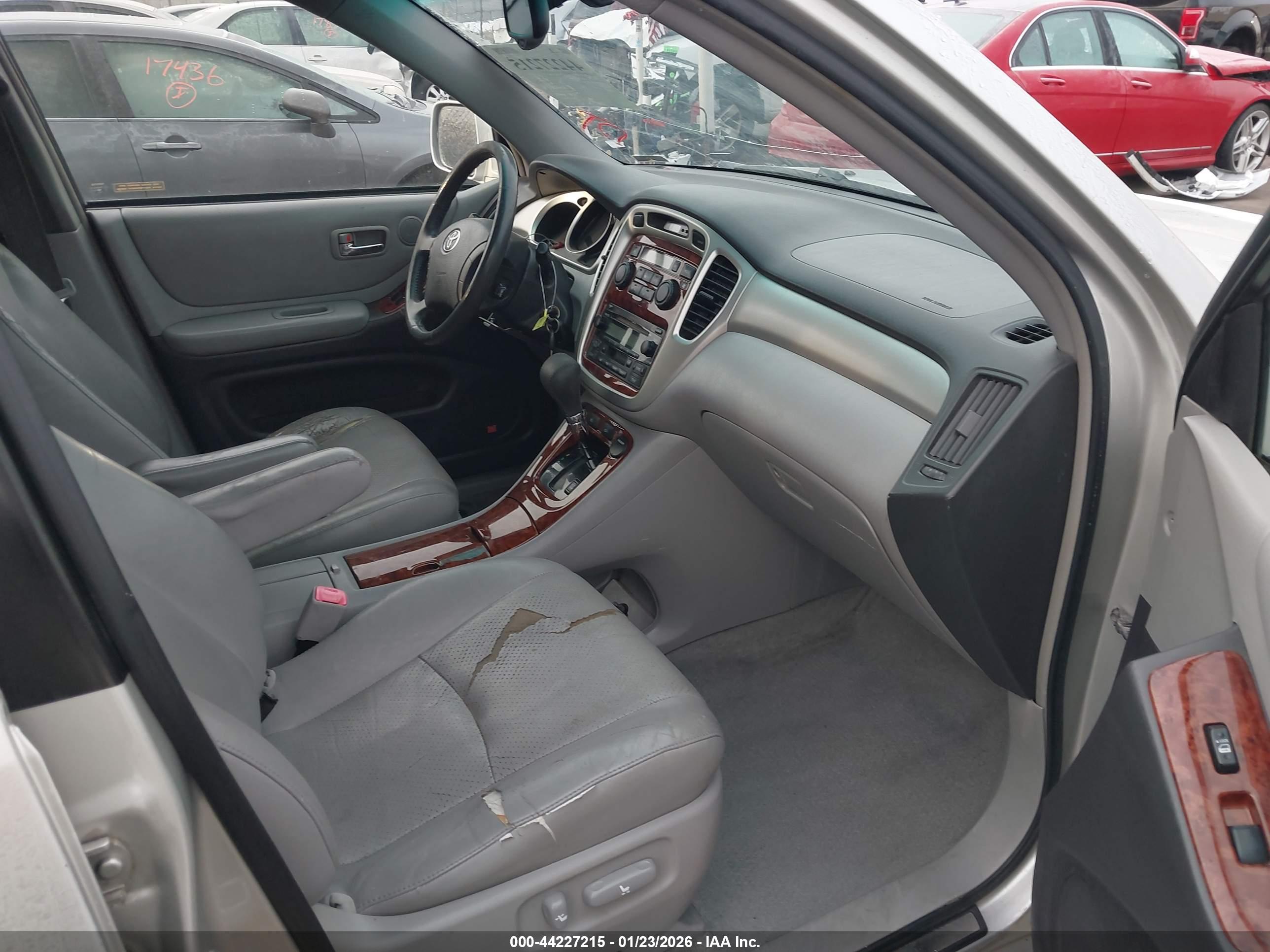 TOYOTA HIGHLANDER image 5