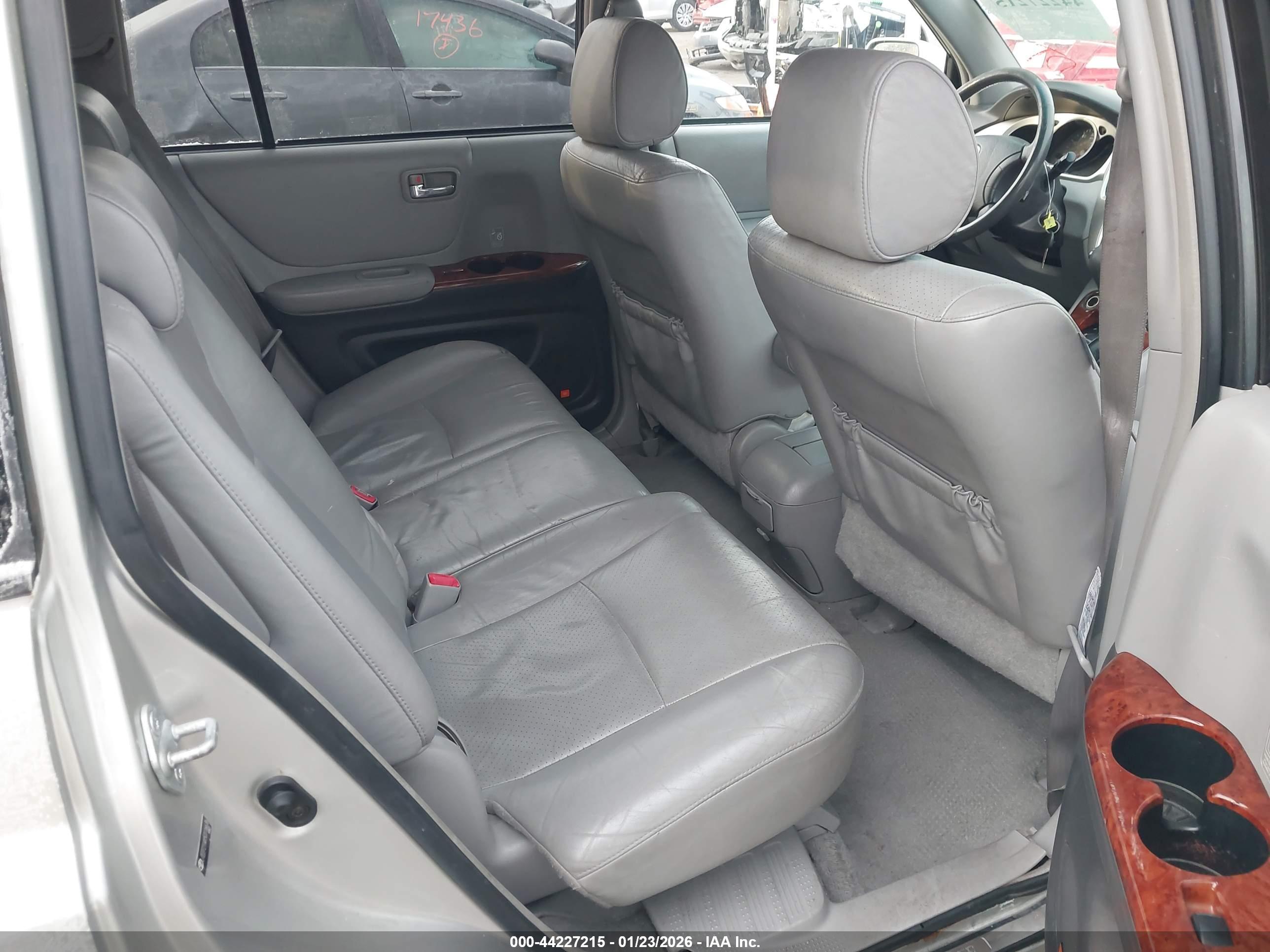 TOYOTA HIGHLANDER image 8