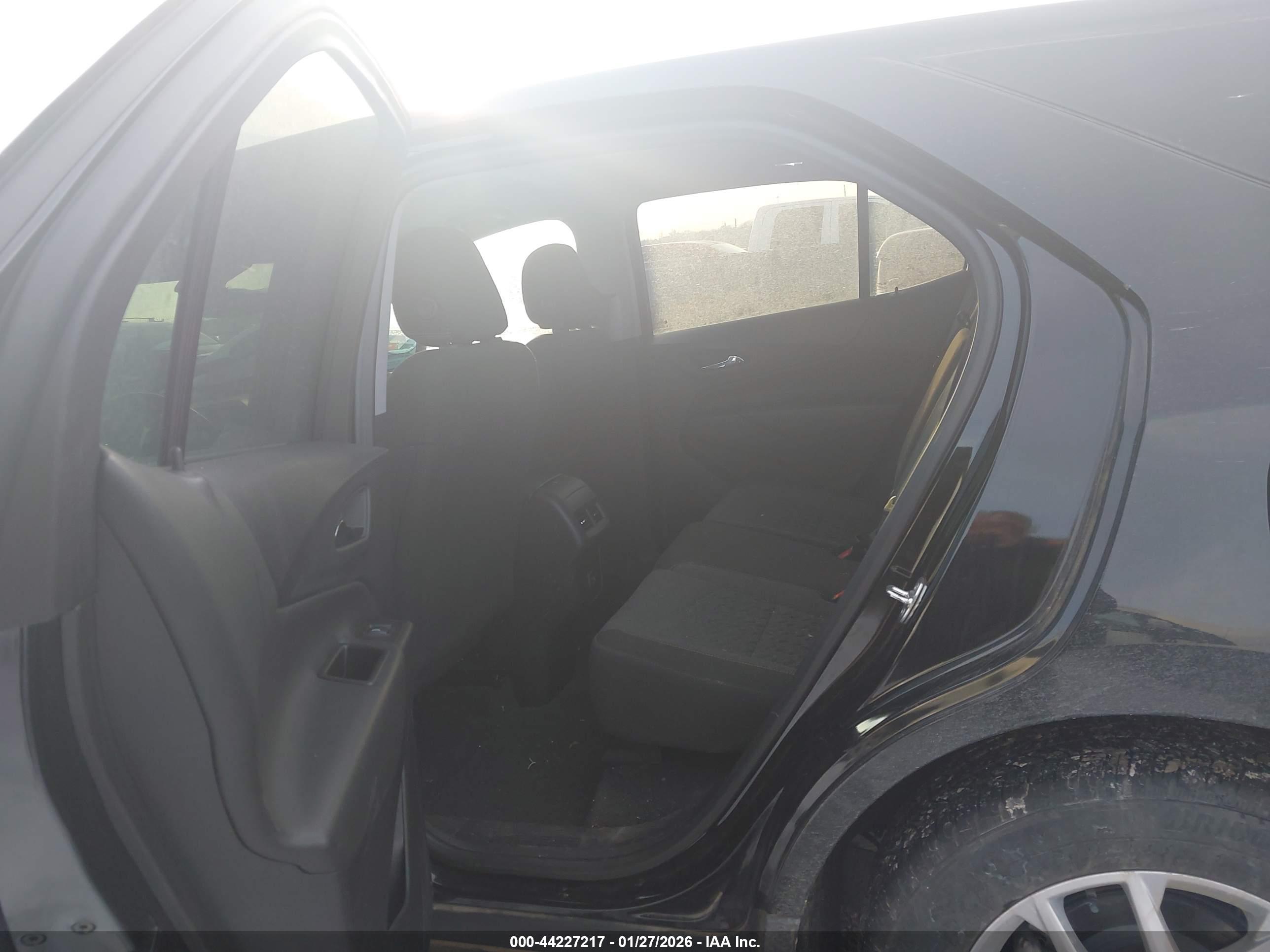 CHEVROLET EQUINOX image 8