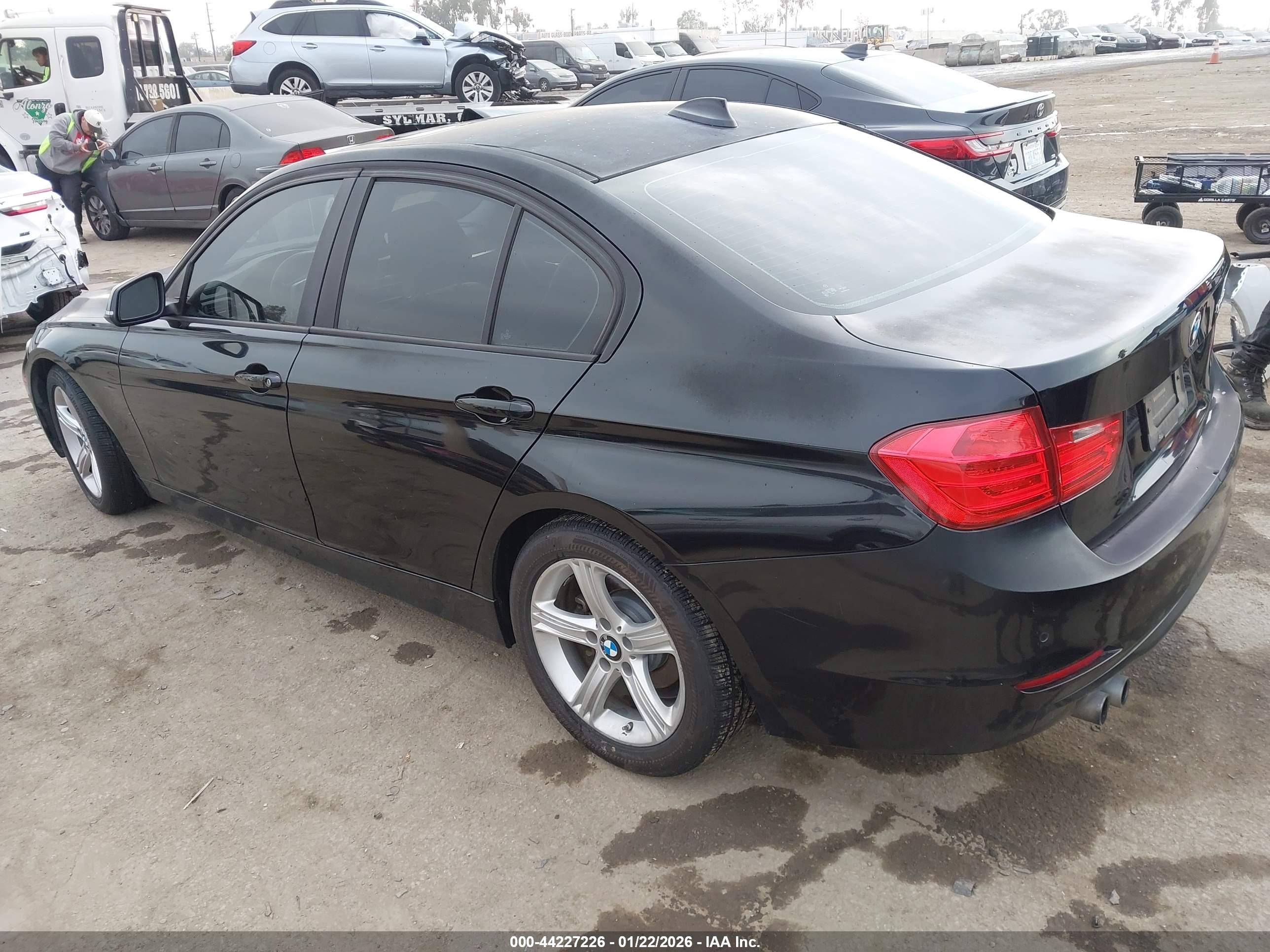 BMW 328I image 3