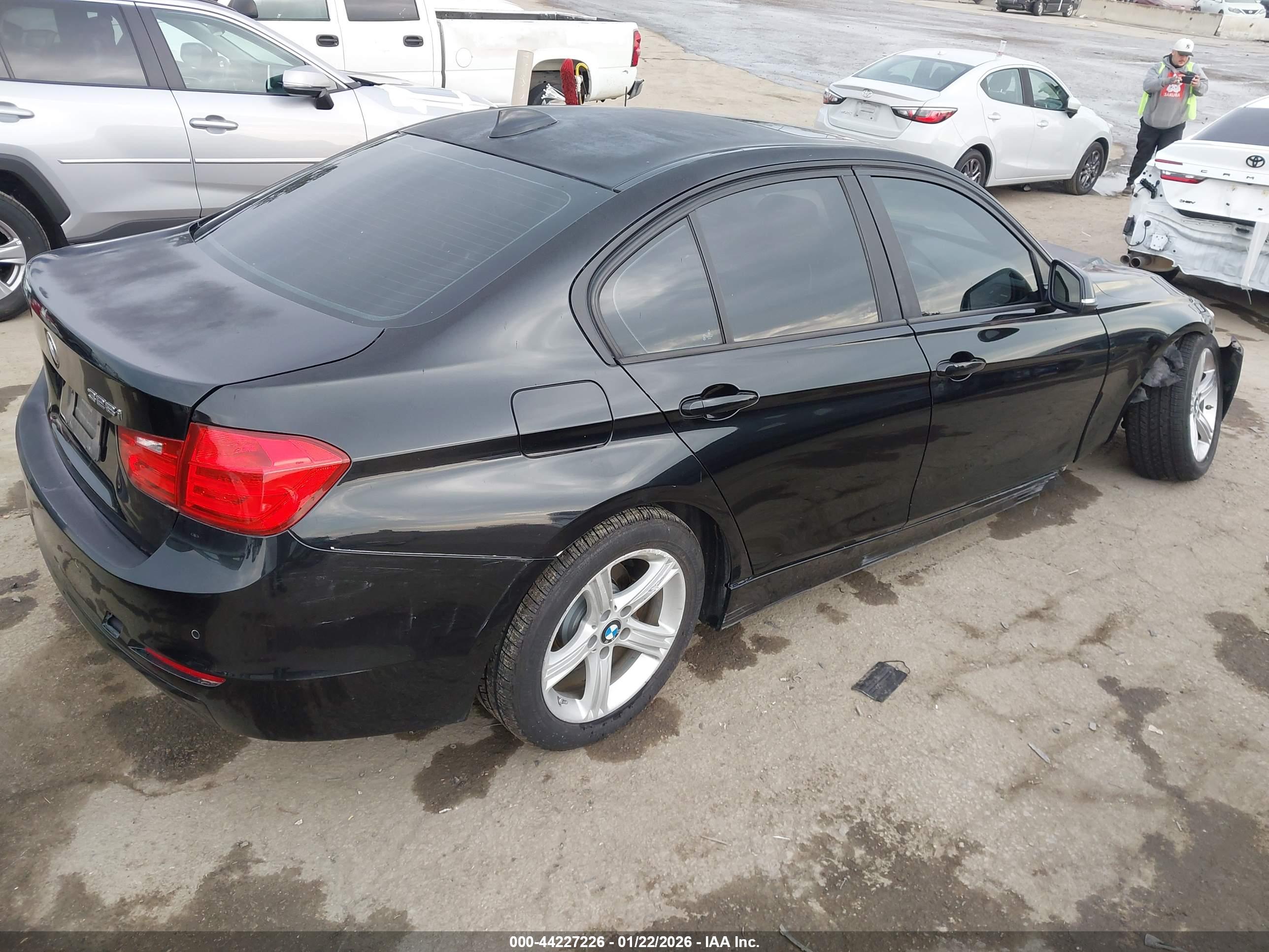 BMW 328I image 4