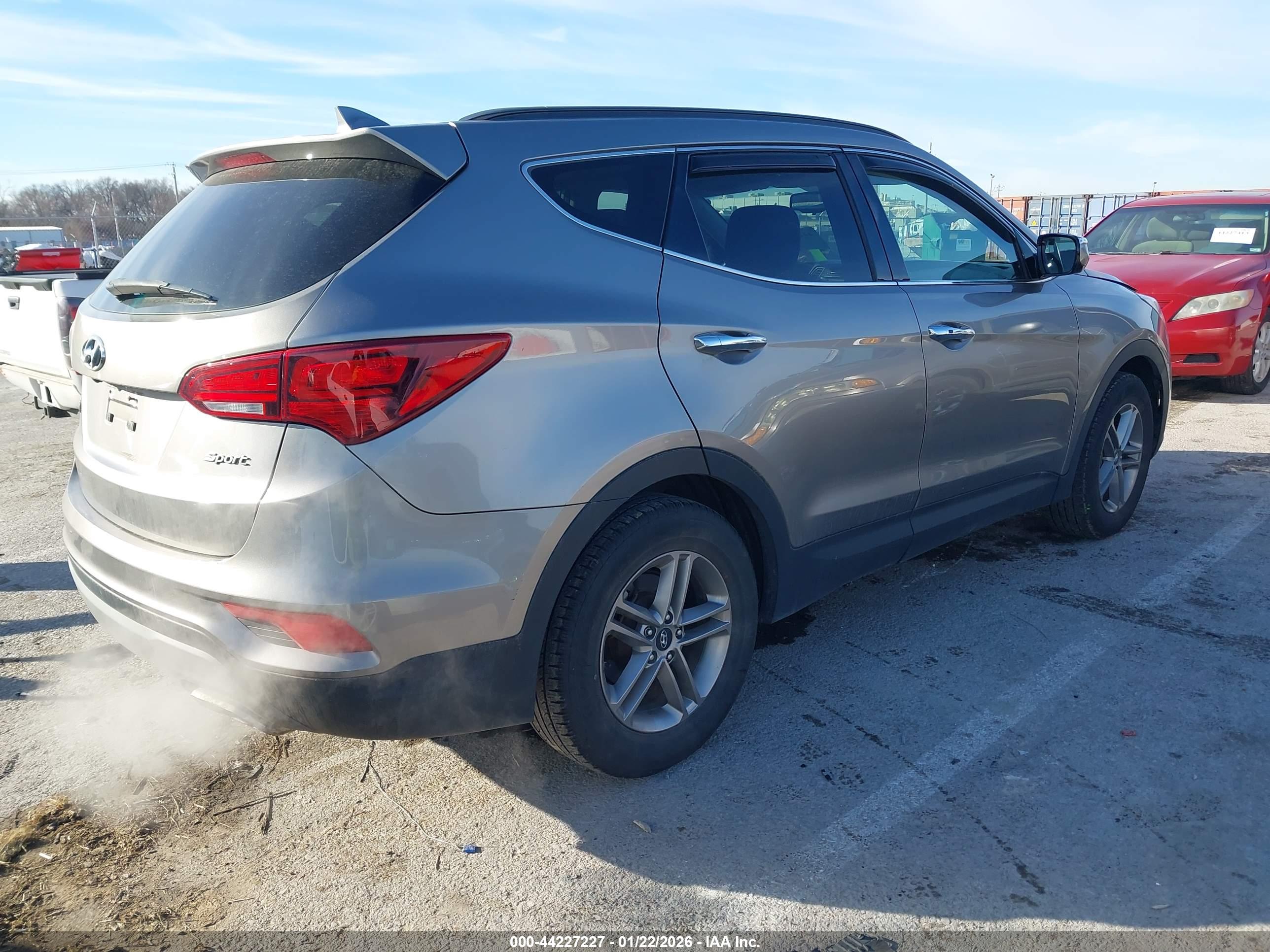 HYUNDAI SANTA image 4