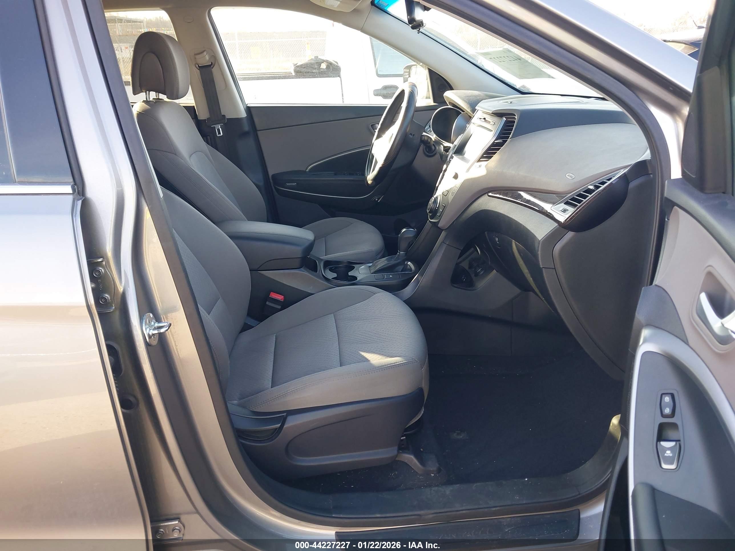 HYUNDAI SANTA image 5