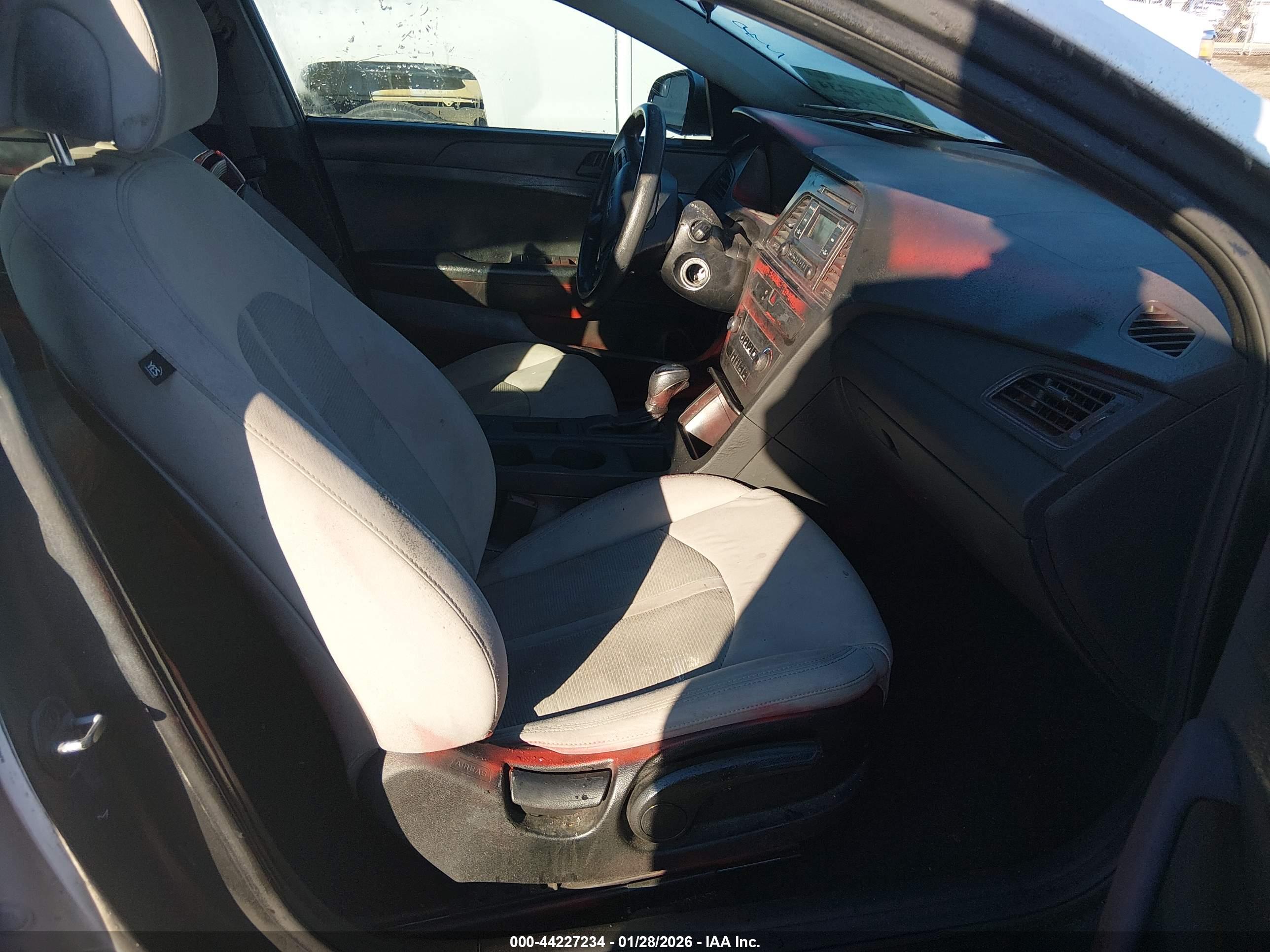HYUNDAI SONATA image 5