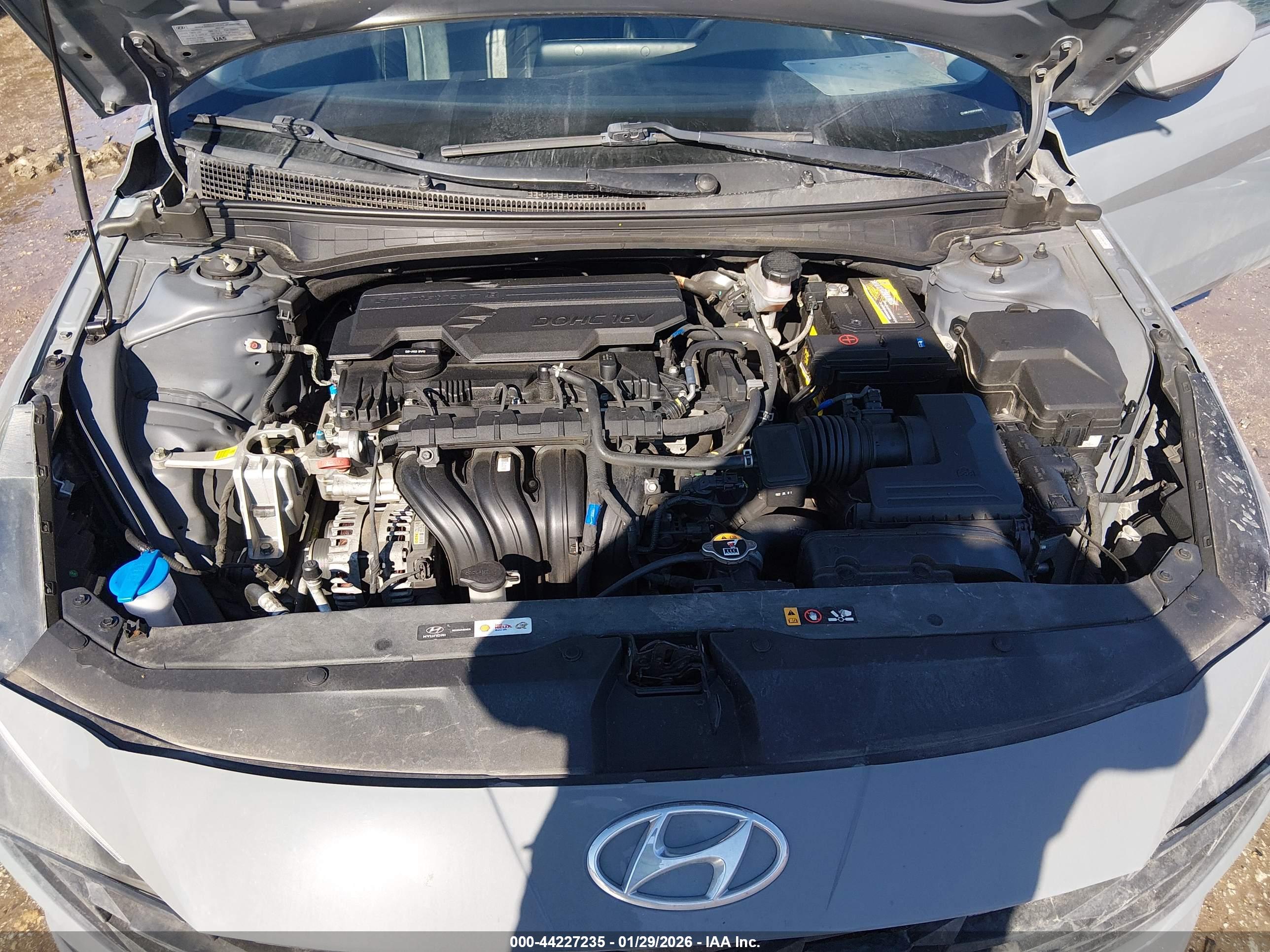 HYUNDAI ELANTRA image 10