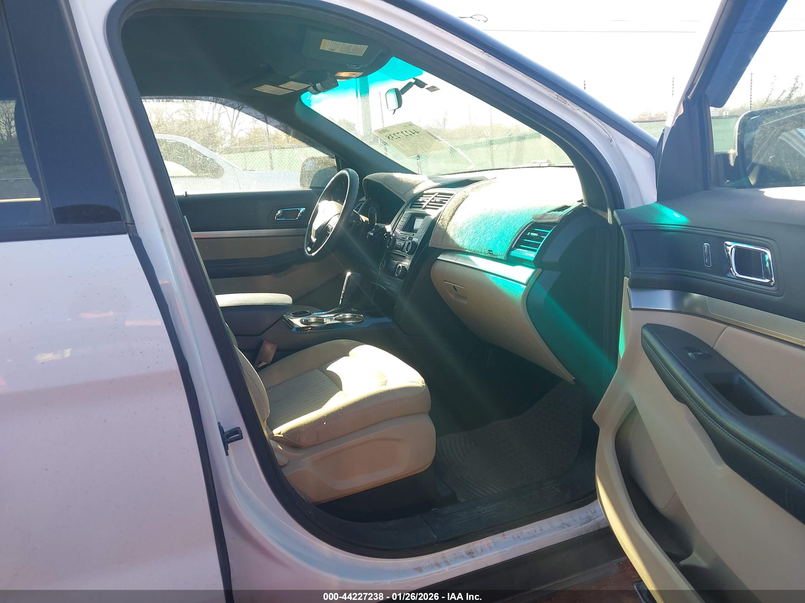 FORD EXPLORER image 5