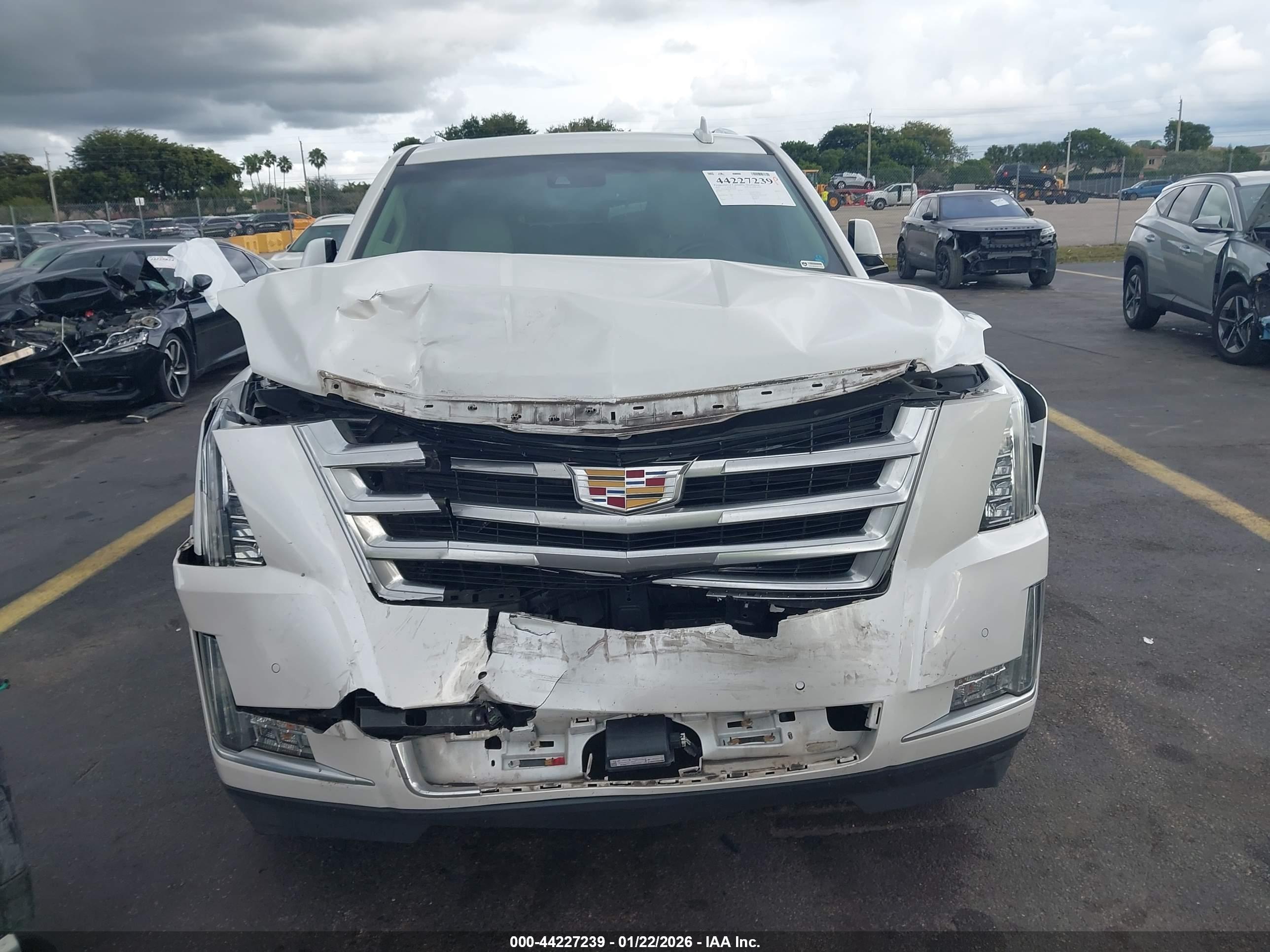 CADILLAC ESCALADE image 6