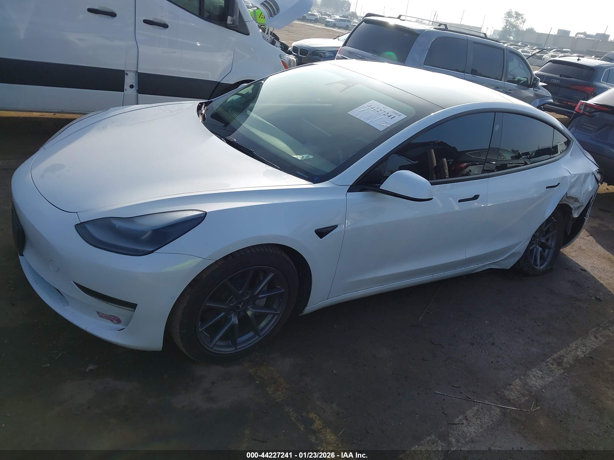 TESLA MODEL image 2