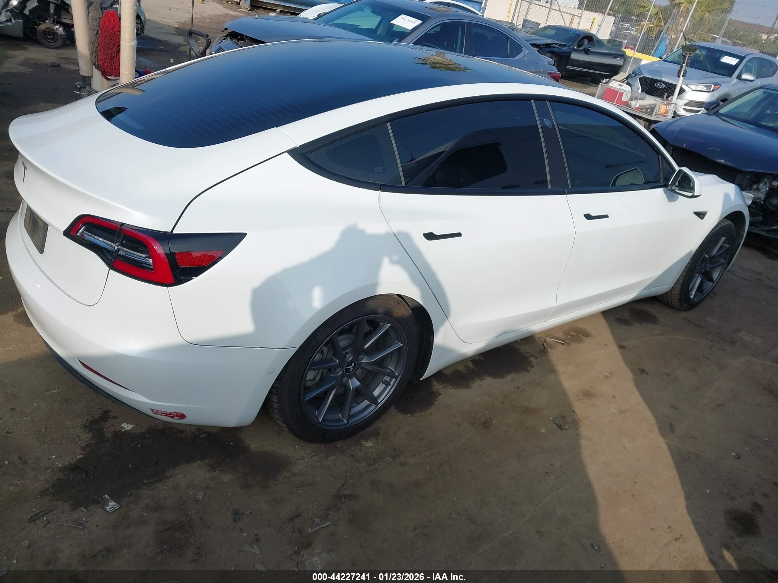 TESLA MODEL image 4