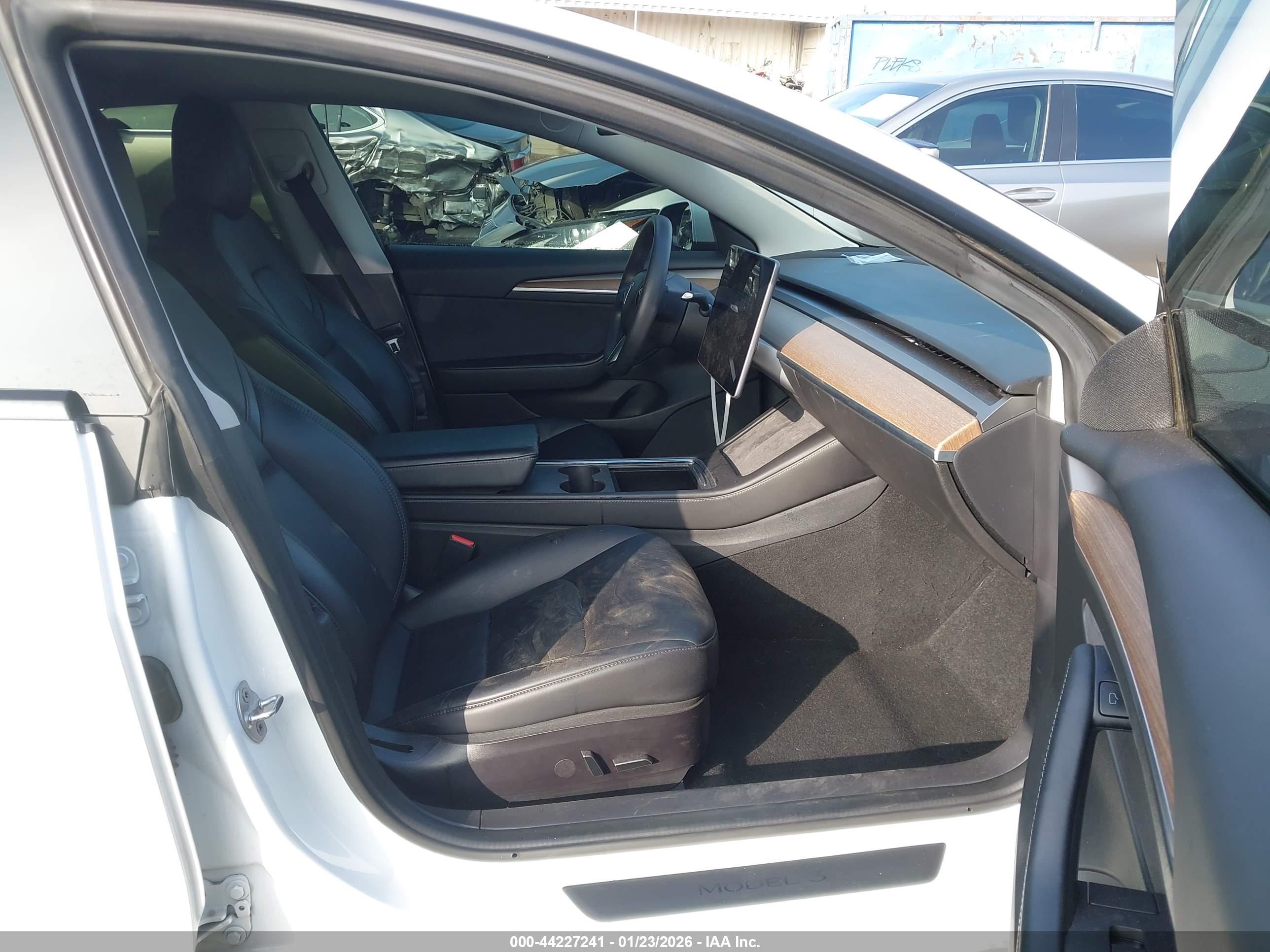 TESLA MODEL image 5