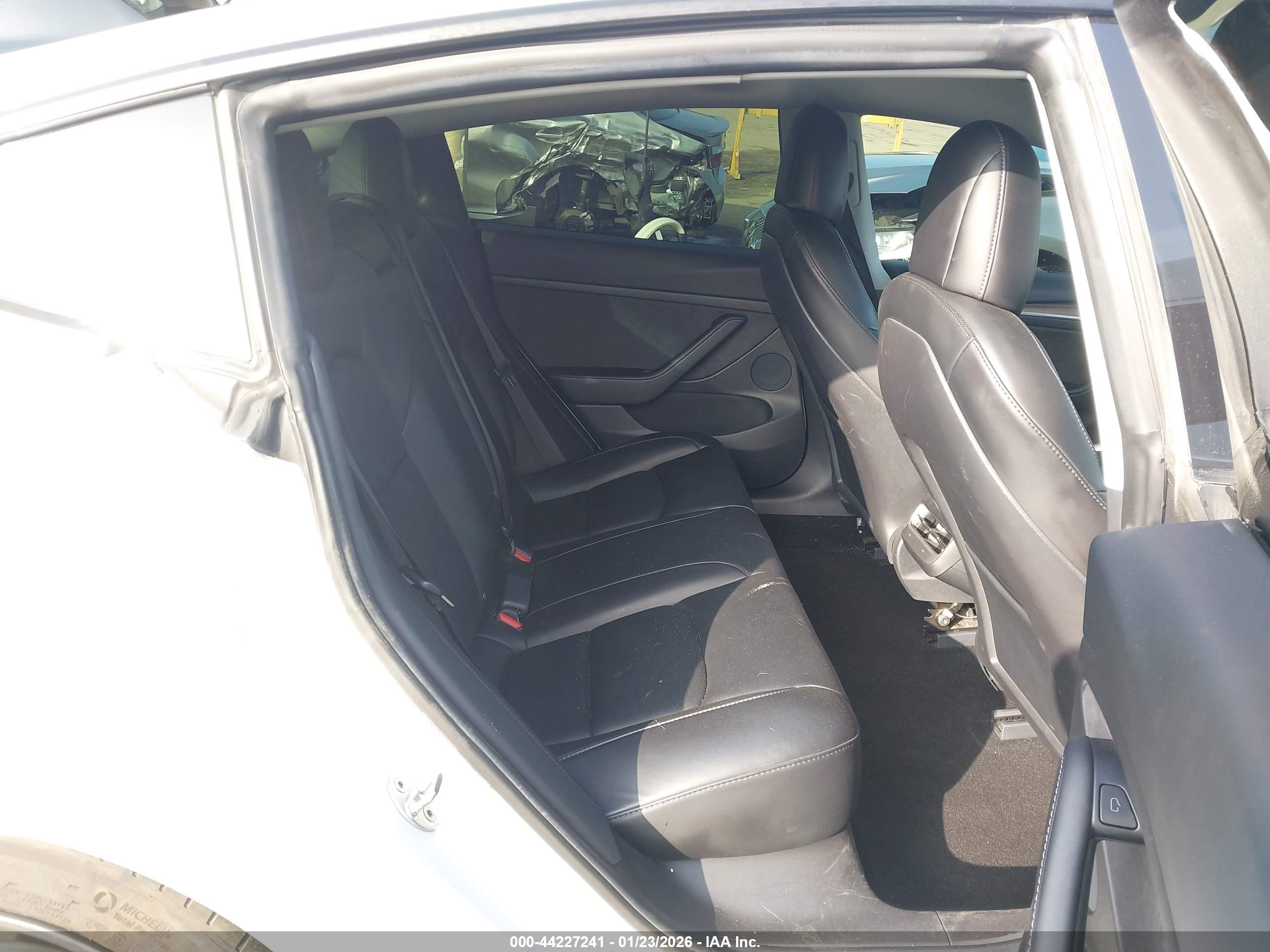 TESLA MODEL image 8