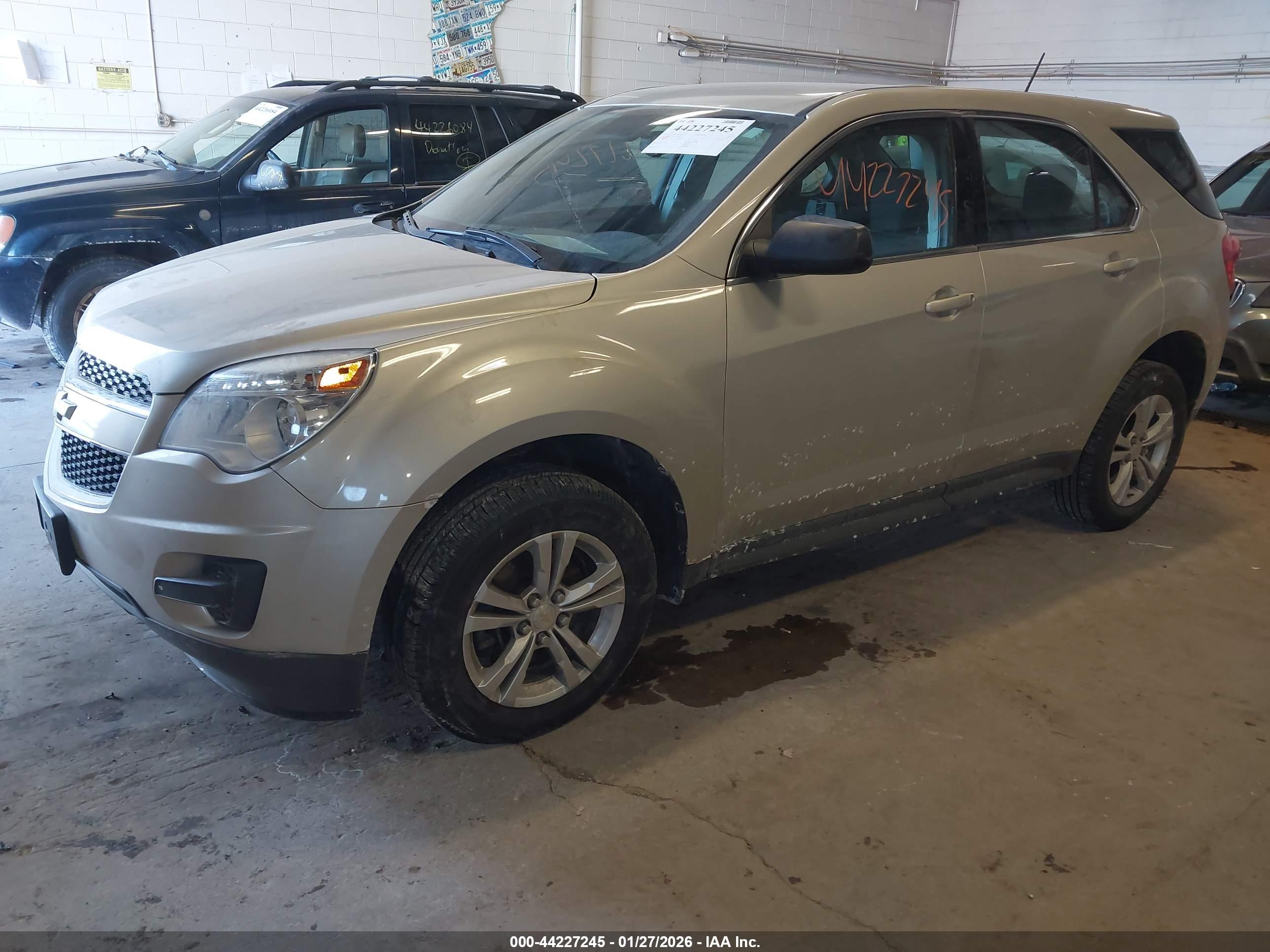 CHEVROLET EQUINOX image 2