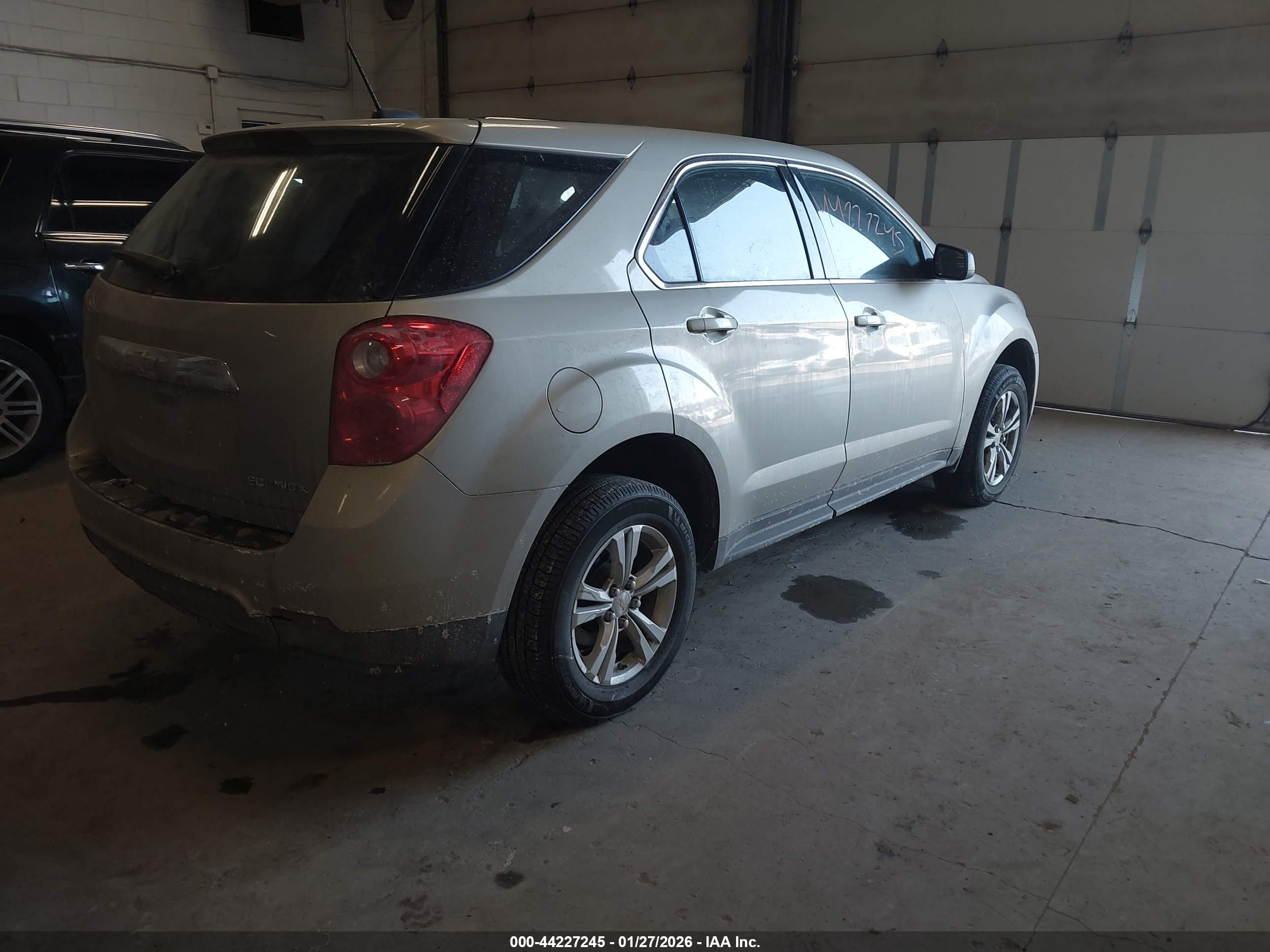 CHEVROLET EQUINOX image 4