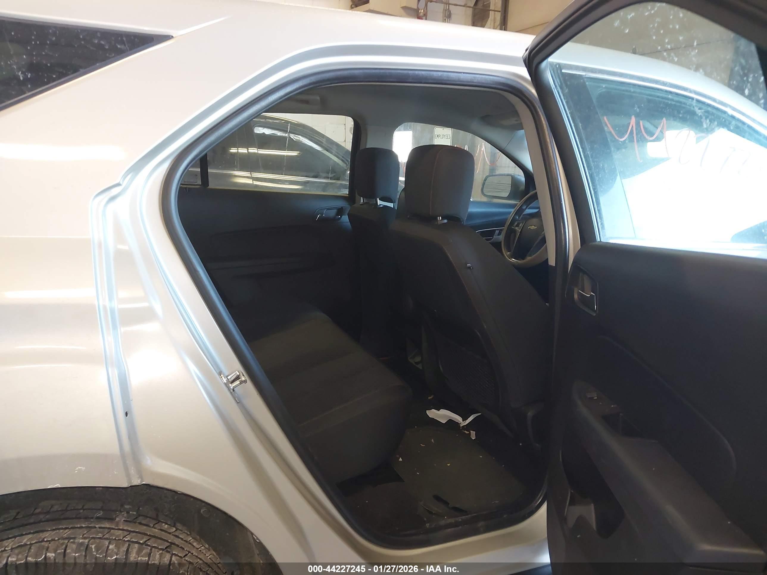 CHEVROLET EQUINOX image 8