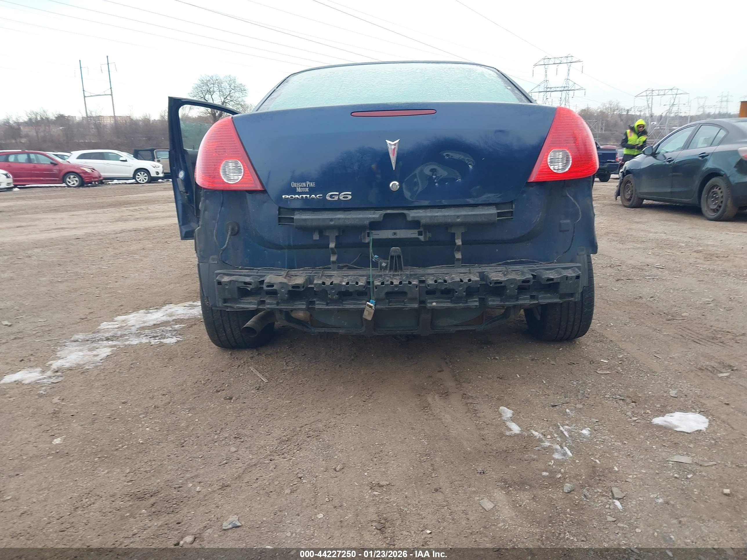 PONTIAC G6 image 6