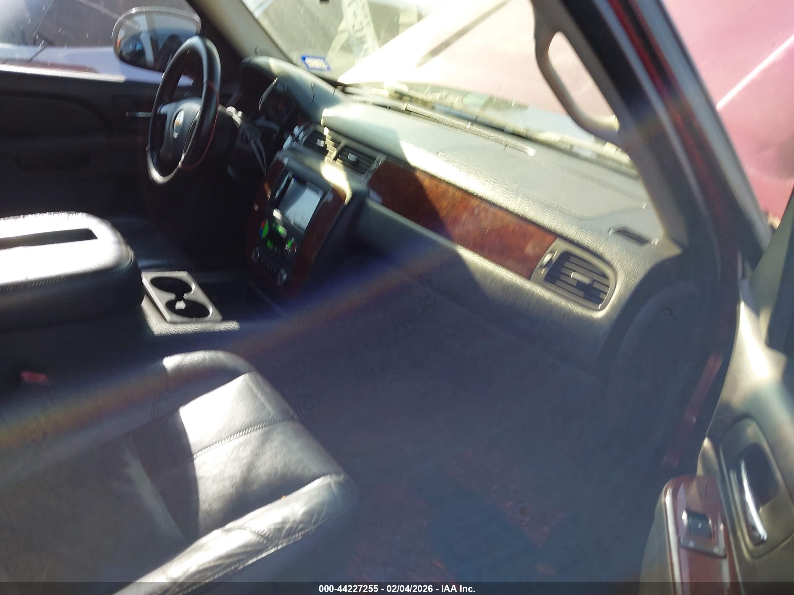 CHEVROLET TAHOE image 5