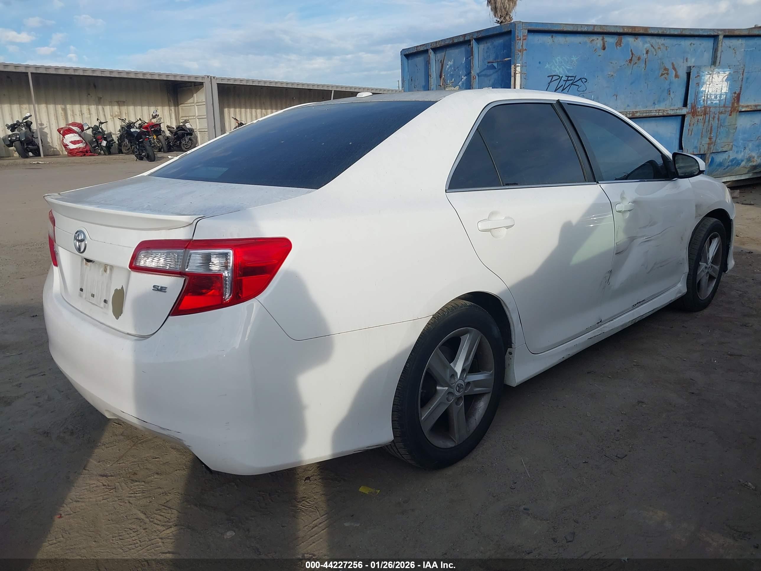 TOYOTA CAMRY image 4
